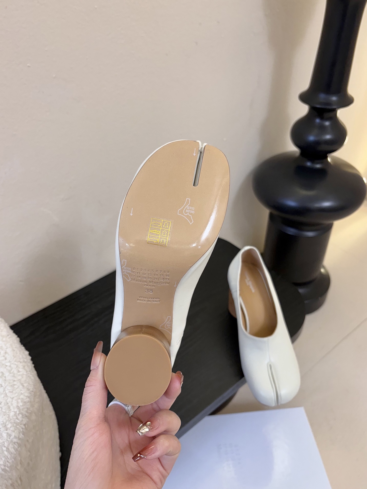 Maison Marginal* MM6苹果头芭蕾舞凉鞋马吉拉设计师太有才了 作为设计元素打造鞋品💯 单