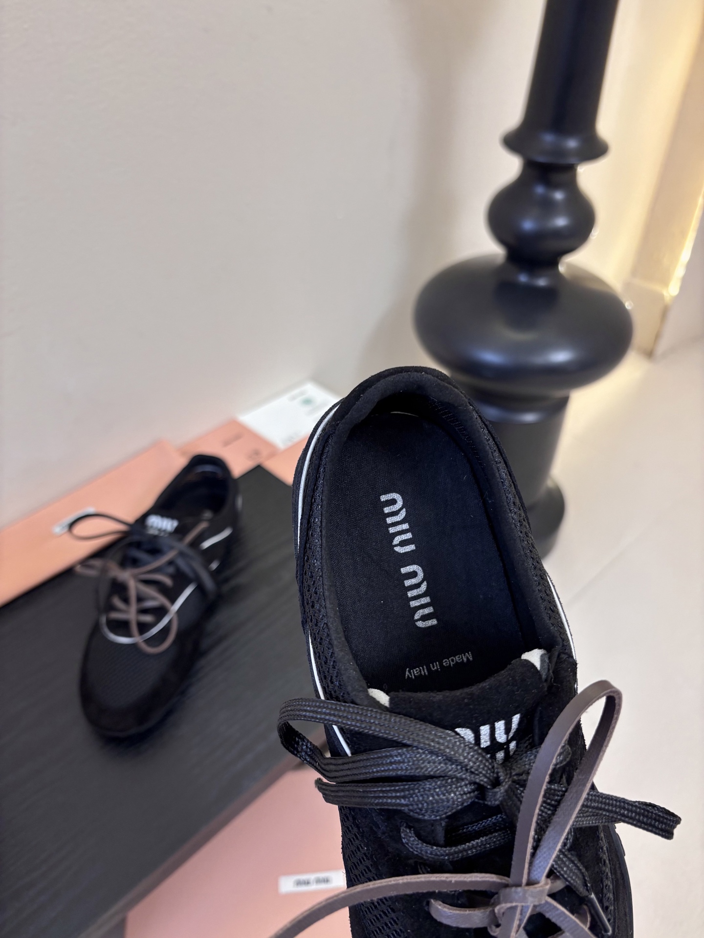 MiuMiu缪缪春夏最新走秀款薄底鞋 休闲鞋 超多明星网红种草 国内外博主刷爆的一款 小红书种草系列 复