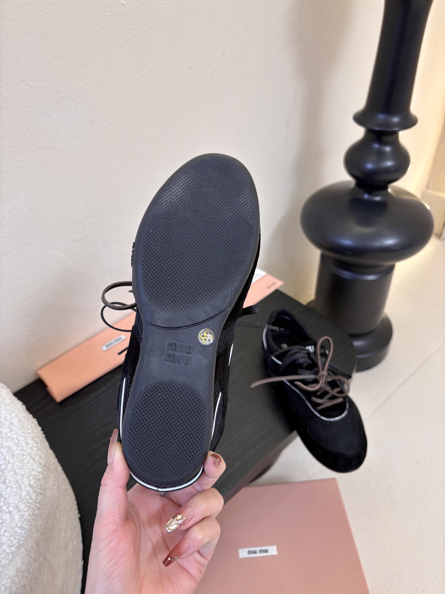 MiuMiu缪缪春夏最新走秀款薄底鞋 休闲鞋 超多明星网红种草 国内外博主刷爆的一款 小红书种草系列 复