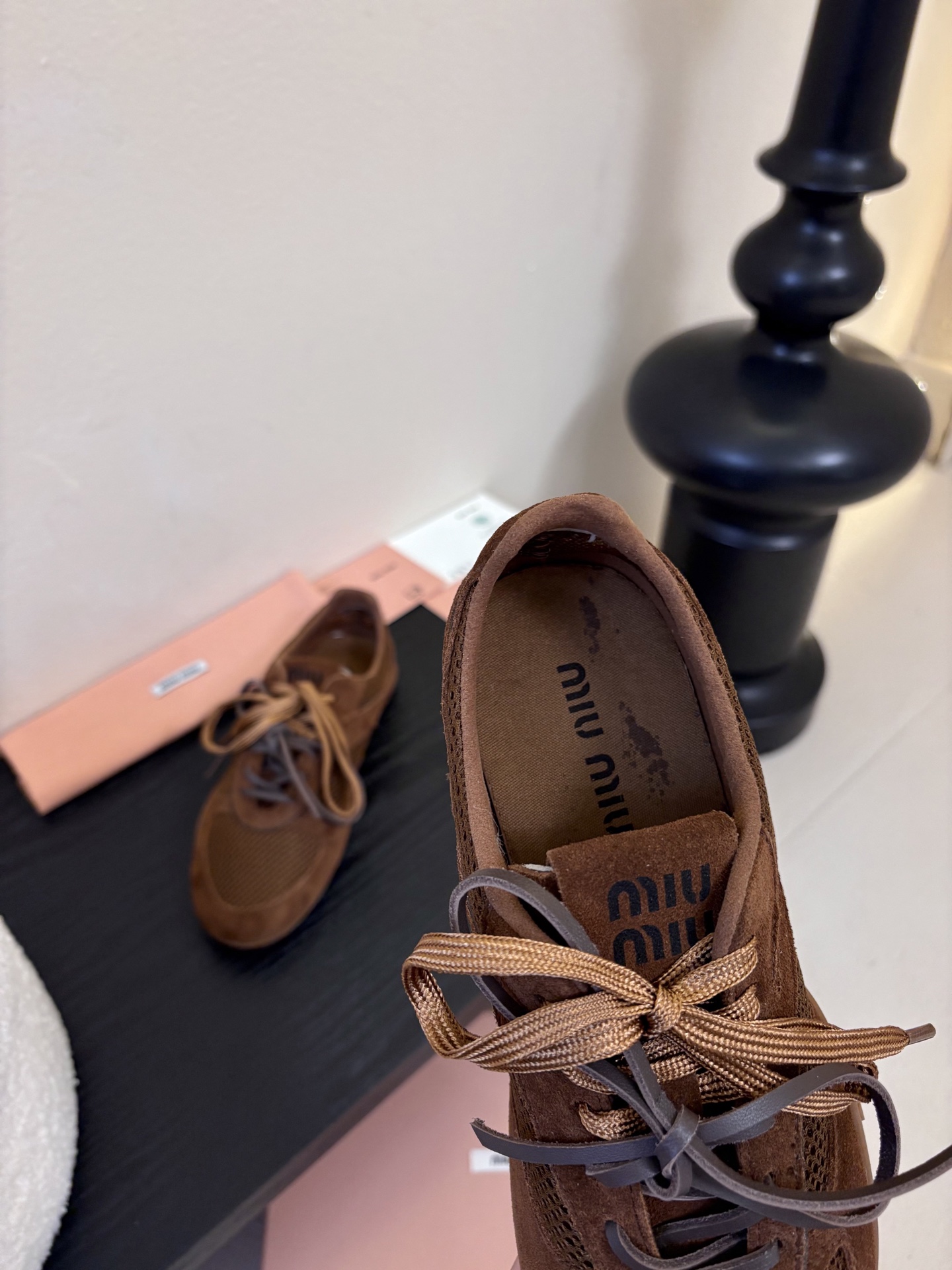 MiuMiu缪缪春夏最新走秀款薄底鞋 休闲鞋 超多明星网红种草 国内外博主刷爆的一款 小红书种草系列 复