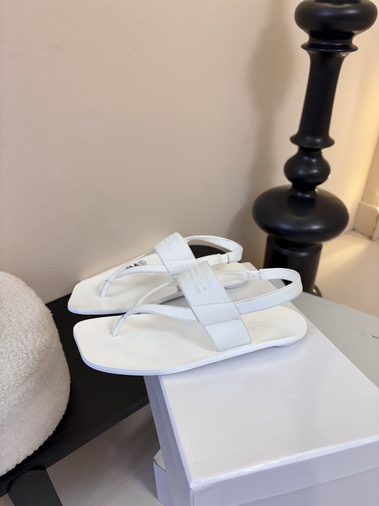 MM6新款春鞋 这是一款非常非常舒适的软底软面的万能搭的鞋子 鞋面鞋里都采用了无任何修饰的水染羊皮中底垫