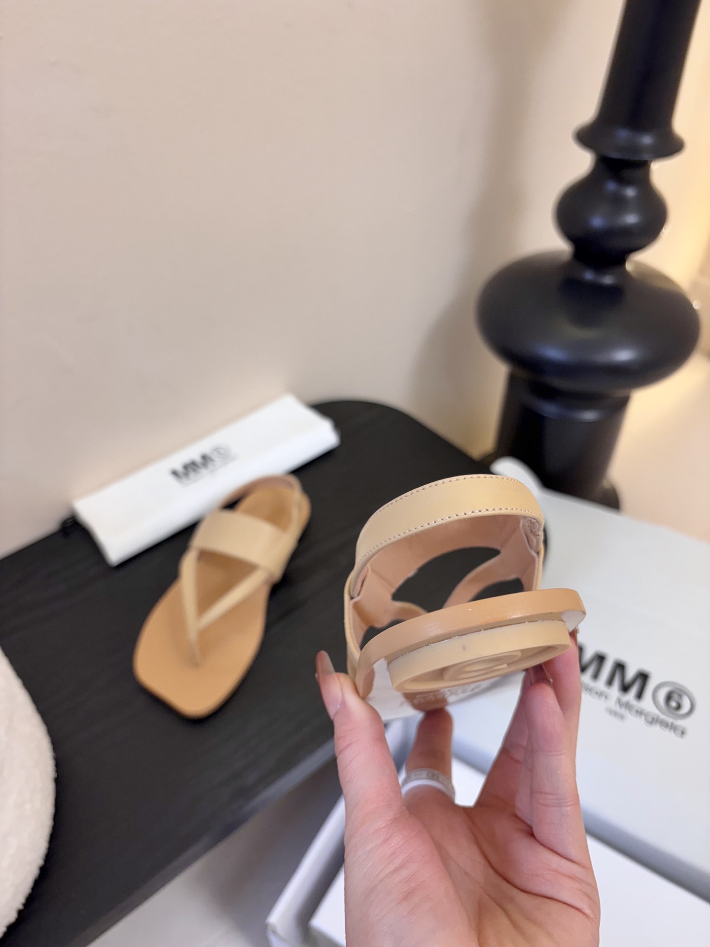 MM6新款春鞋 这是一款非常非常舒适的软底软面的万能搭的鞋子 鞋面鞋里都采用了无任何修饰的水染羊皮中底垫