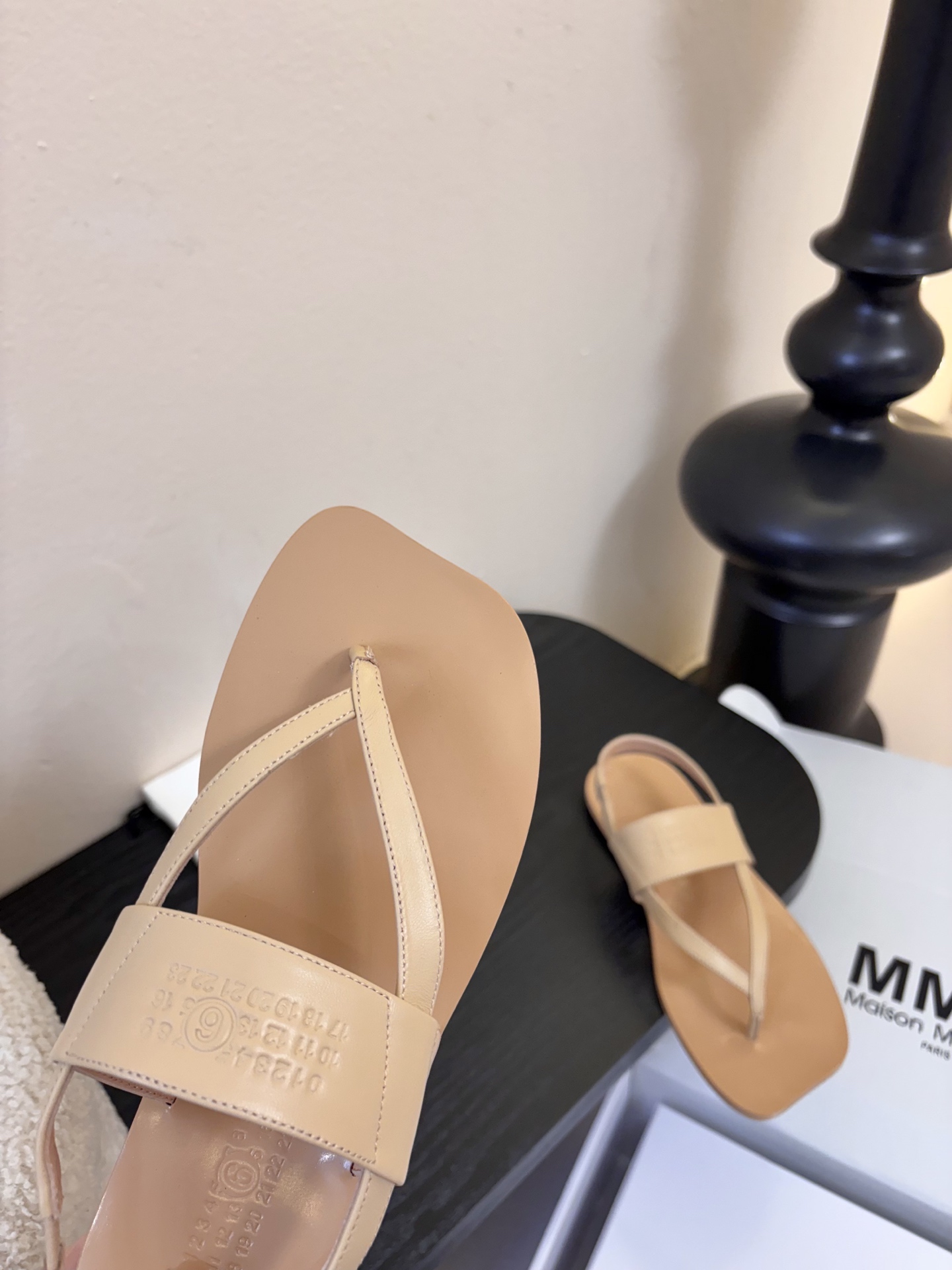 MM6新款春鞋 这是一款非常非常舒适的软底软面的万能搭的鞋子 鞋面鞋里都采用了无任何修饰的水染羊皮中底垫