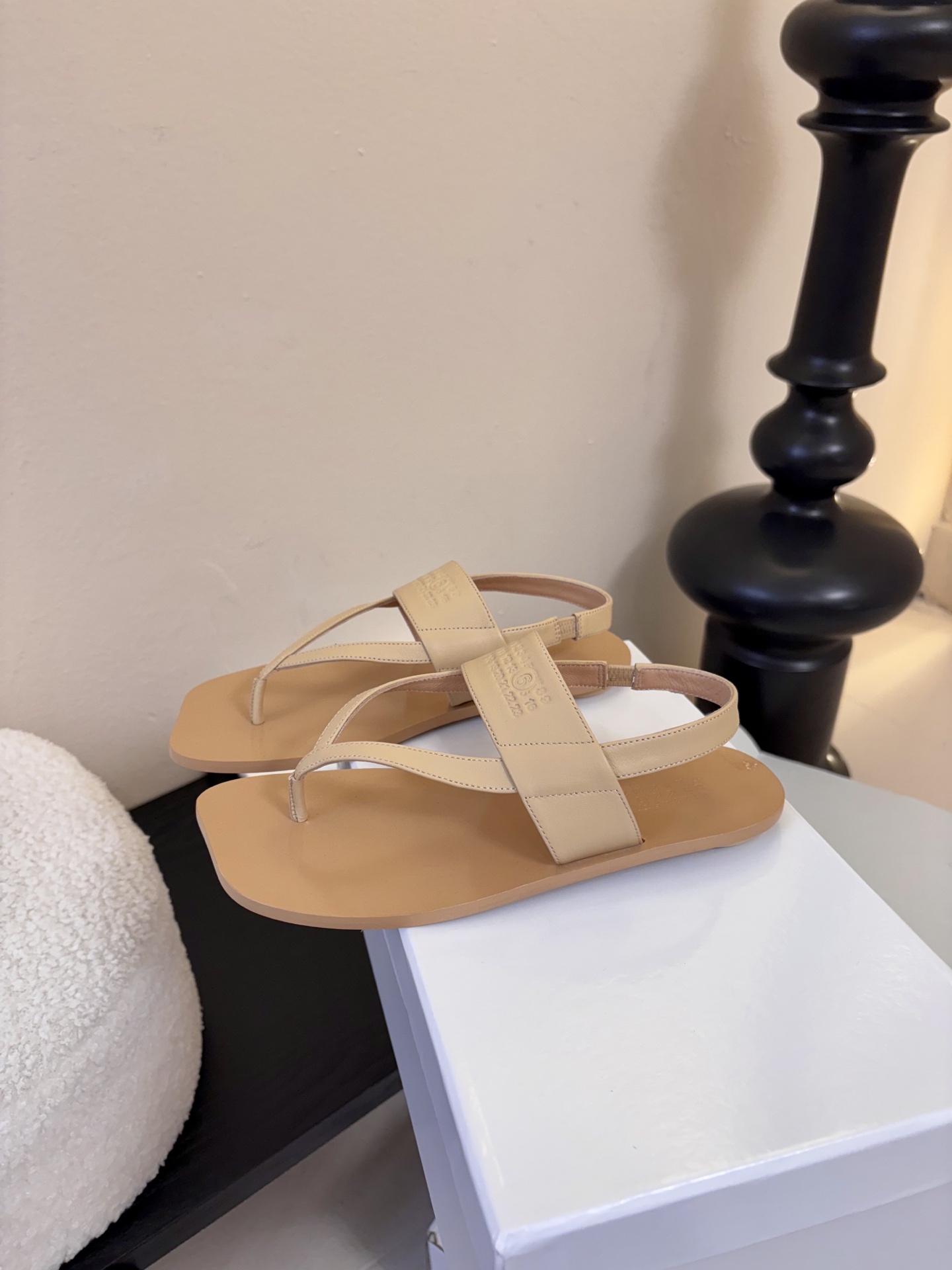 MM6新款春鞋 这是一款非常非常舒适的软底软面的万能搭的鞋子 鞋面鞋里都采用了无任何修饰的水染羊皮中底垫