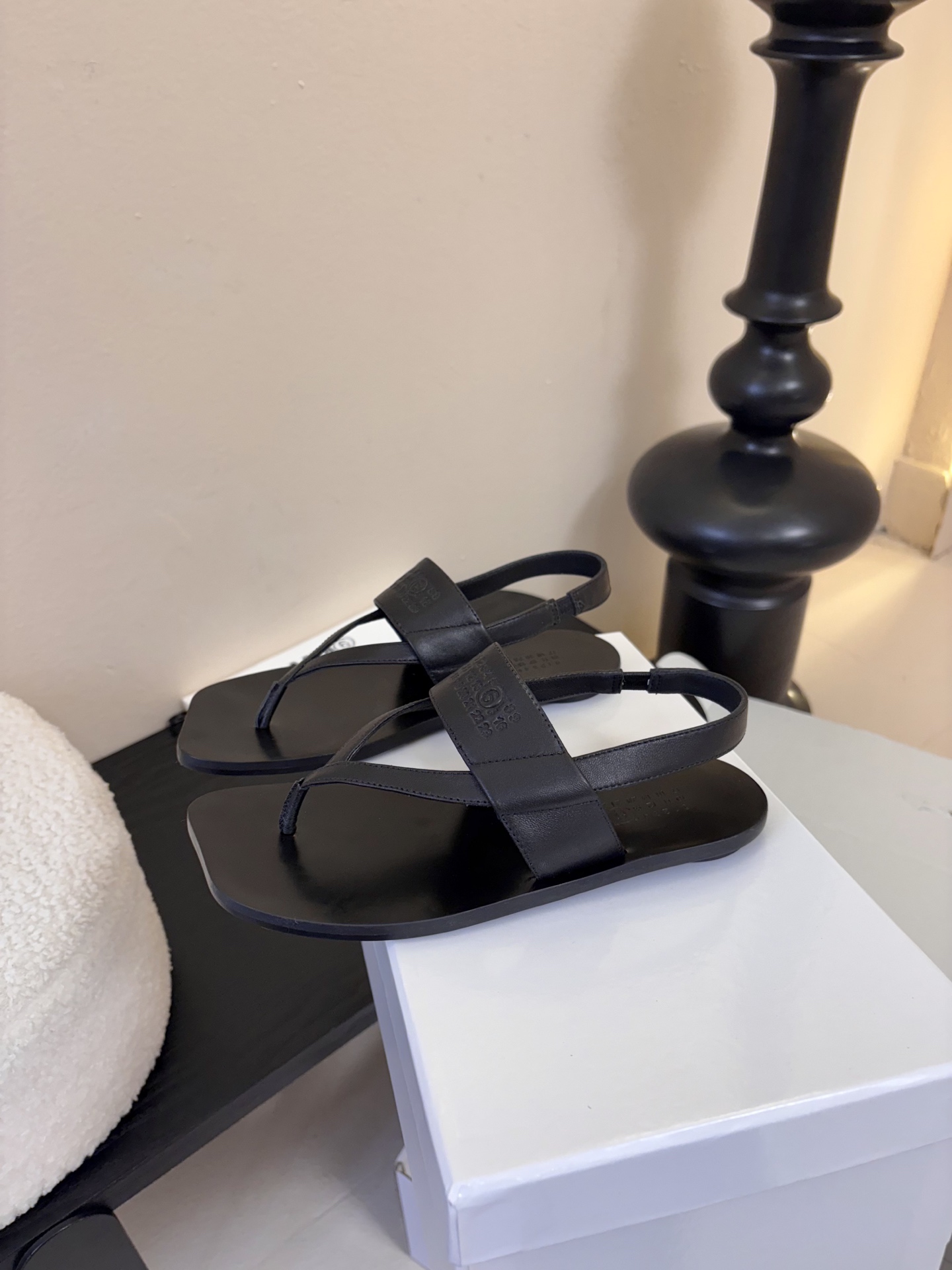 MM6新款春鞋 这是一款非常非常舒适的软底软面的万能搭的鞋子 鞋面鞋里都采用了无任何修饰的水染羊皮中底垫