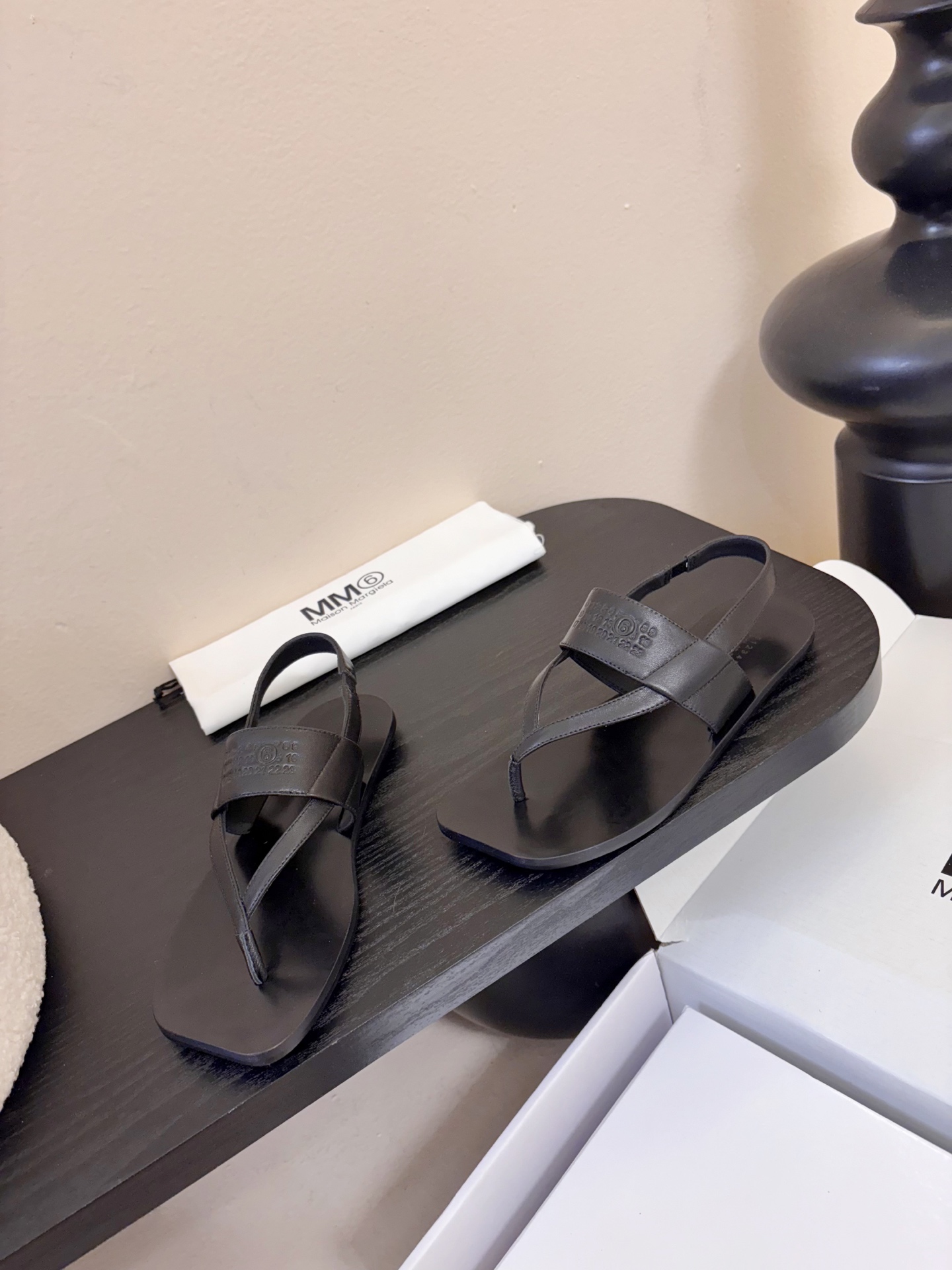 MM6新款春鞋 这是一款非常非常舒适的软底软面的万能搭的鞋子 鞋面鞋里都采用了无任何修饰的水染羊皮中底垫