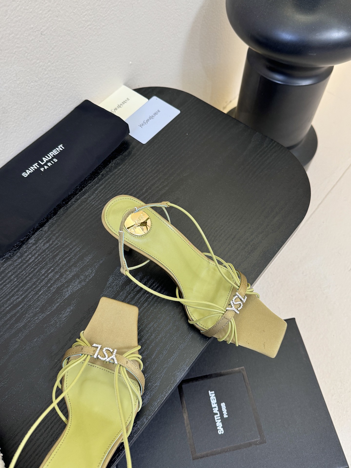 圣罗兰Saint Lauren* ss新YSL Logo方头凉鞋Ysl走秀款高跟鞋 各种小裙子搭配起来 