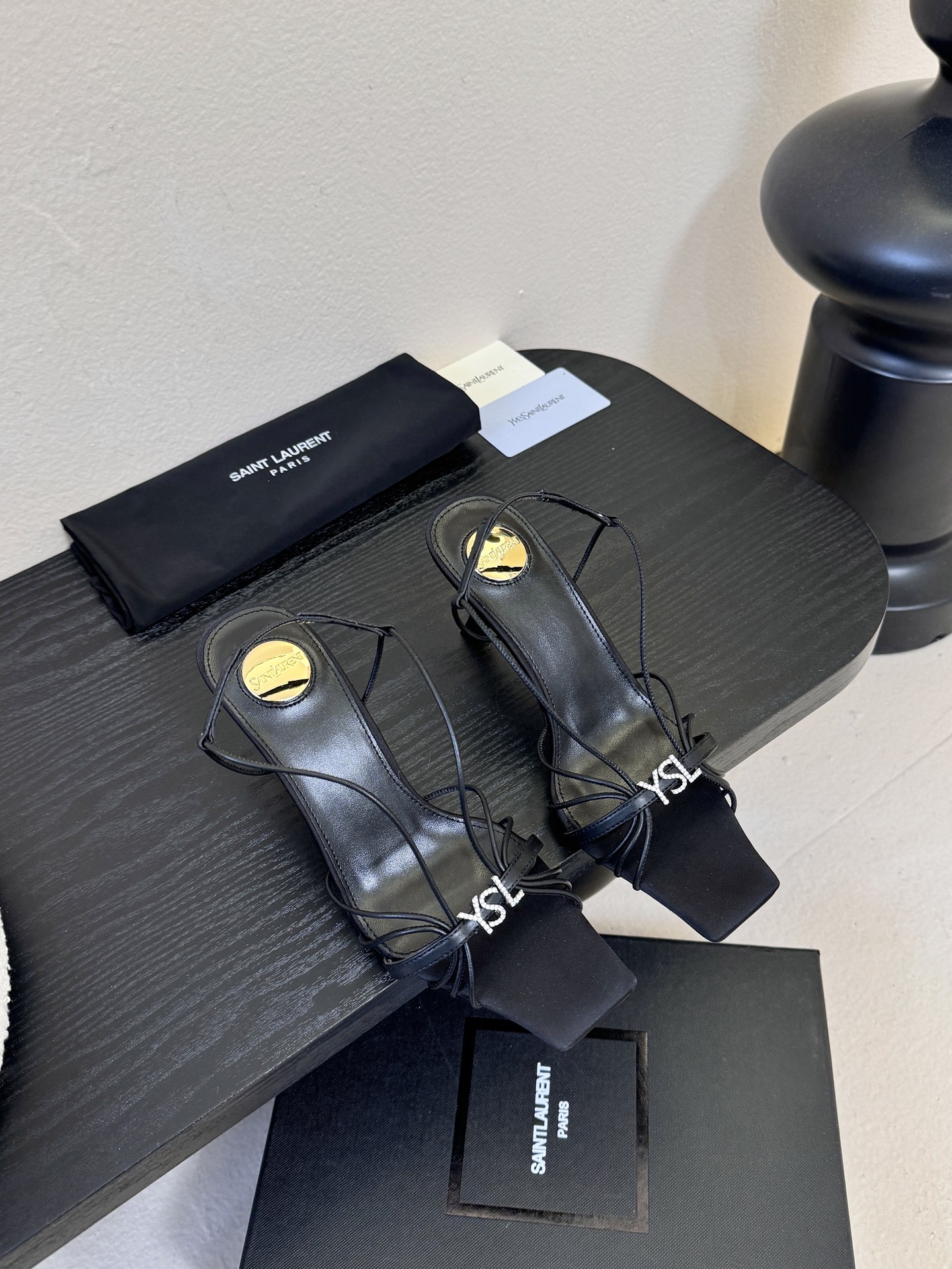 圣罗兰Saint Lauren* ss新YSL Logo方头凉鞋Ysl走秀款高跟鞋 各种小裙子搭配起来 