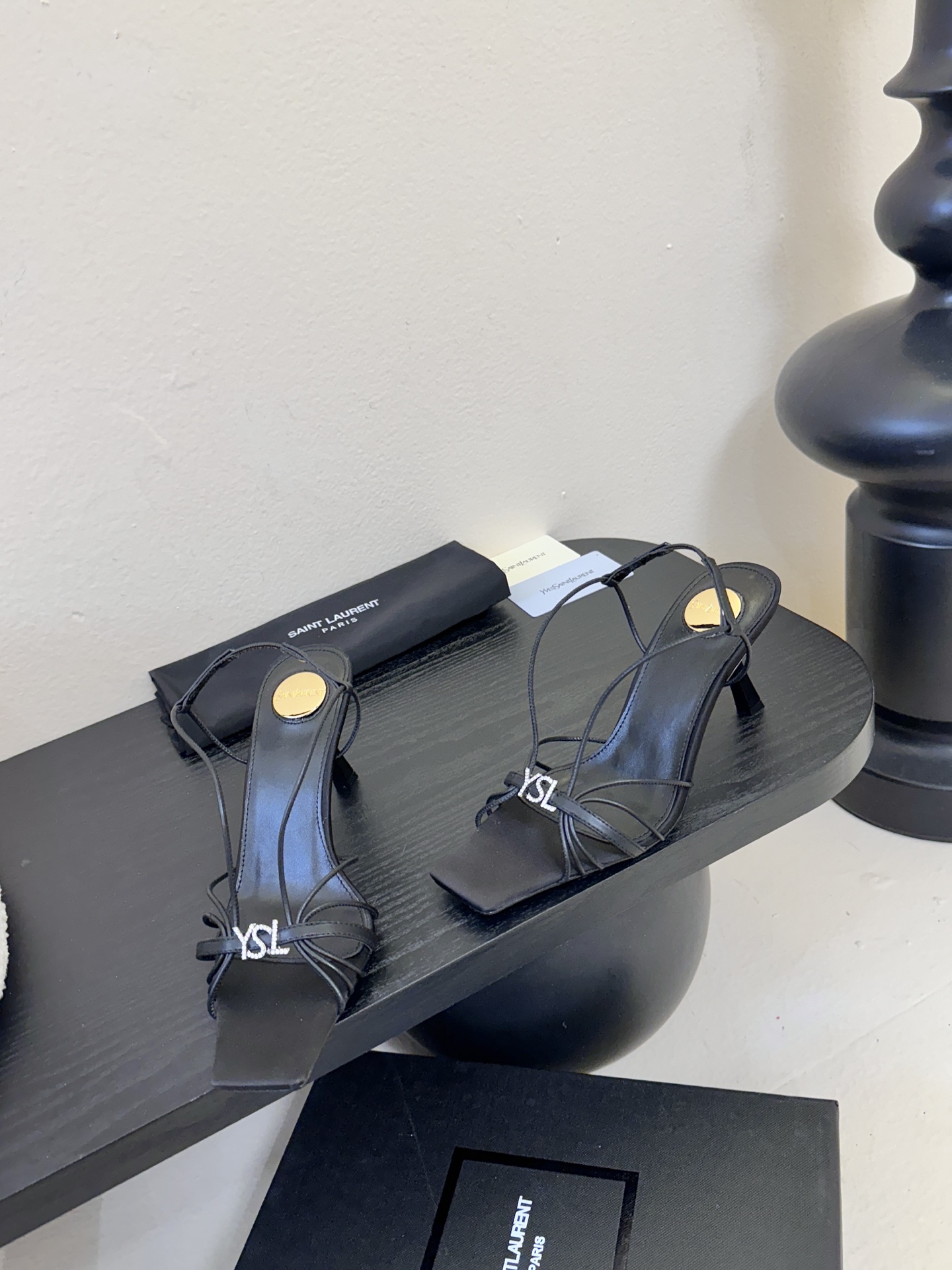 圣罗兰Saint Lauren* ss新YSL Logo方头凉鞋Ysl走秀款高跟鞋 各种小裙子搭配起来 