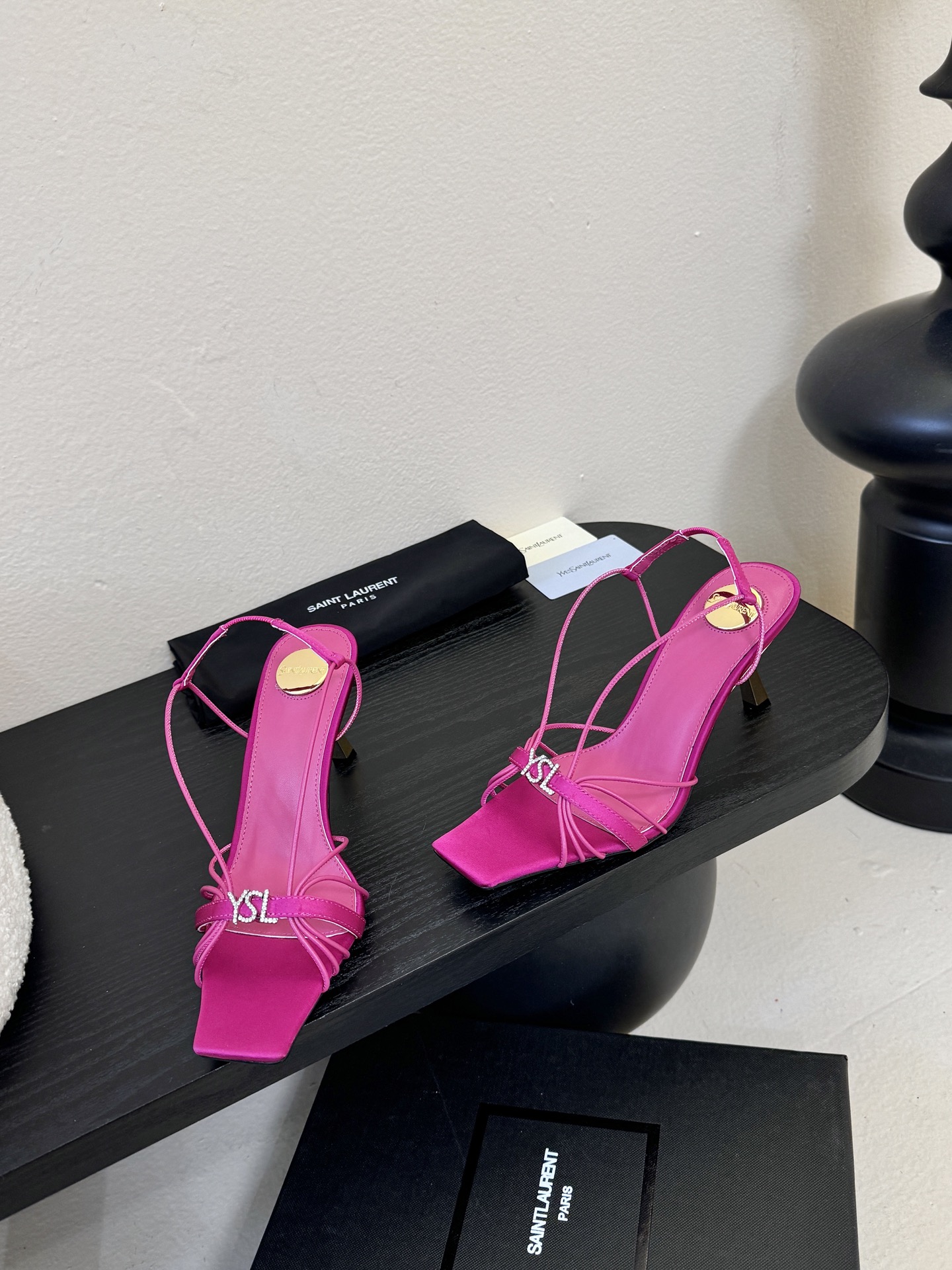 圣罗兰Saint Lauren* ss新YSL Logo方头凉鞋Ysl走秀款高跟鞋 各种小裙子搭配起来 