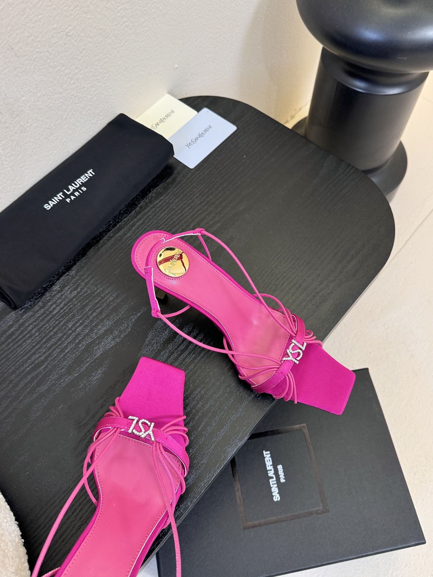 圣罗兰Saint Lauren* ss新YSL Logo方头凉鞋Ysl走秀款高跟鞋 各种小裙子搭配起来 