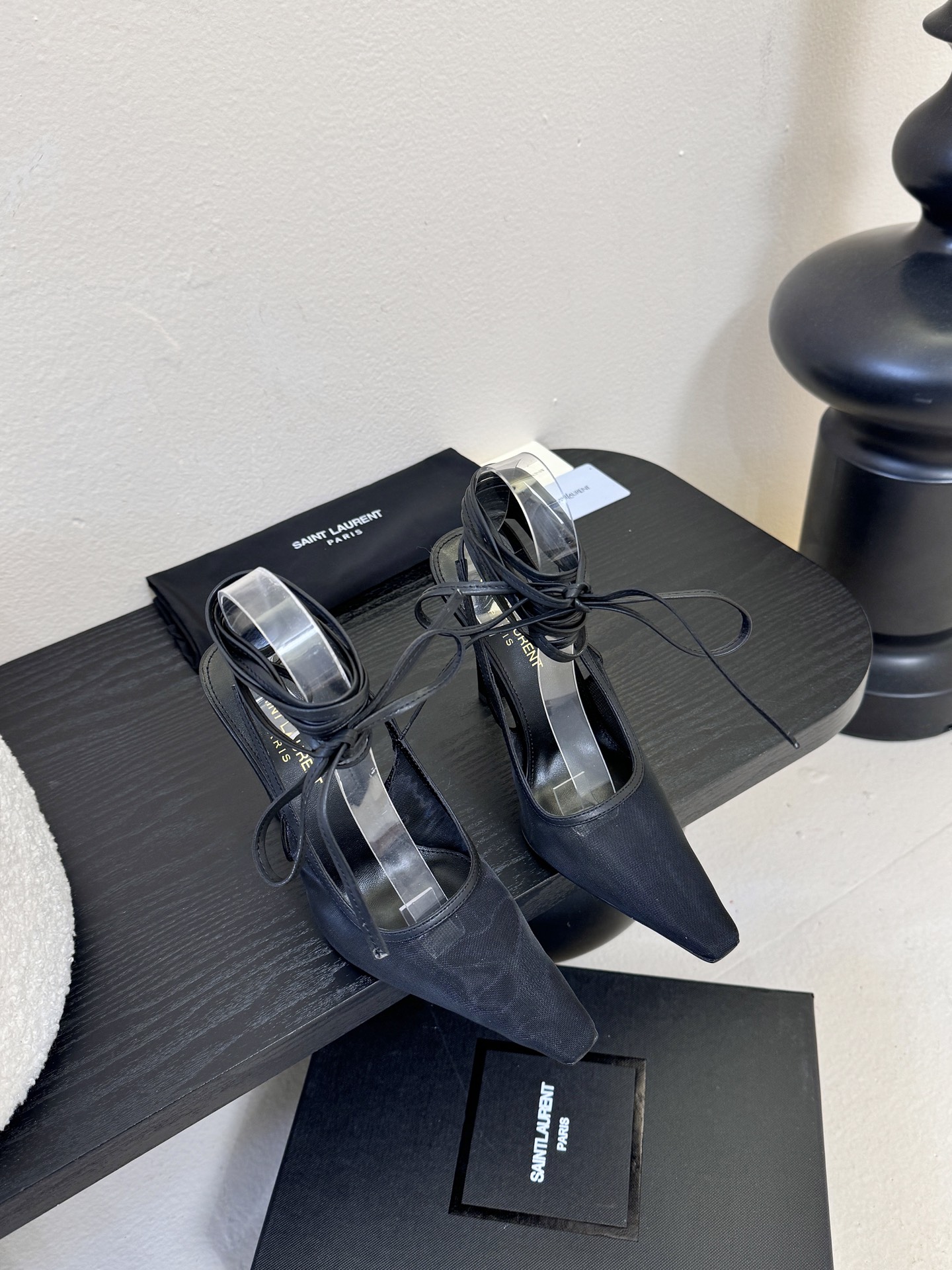 NO:711083,Saint Lauren* ss new YSL Logo small square-toe sandals and Ysl catwalk style high heels. Match them with various small skirts. You don’t have to choose the shape of your feet at all. Ysl Logo heels are particularly beautiful!  Under the illumination of the light, the illusion of color appears. It is so beautiful that the whiteness of the upper toes makes people look head-high!  Unleash the infinite elegance and charm and explore more high-heeled shoes!  Fabric raw material network Sheepskin lining Outsole Genuine leather outsole Size 35-40 (404142 customized), high-heeled sandals, saint laurent, saint laurent, saint laurent, sandals, high heels, skirts, sheepskin, Leather soles19860909圣罗兰Saint Lauren* ss新YSL Logo小方头凉鞋 Ysl走秀款高跟鞋 各种小裙子搭配起来 完全不挑脚型哦 Ysl Logo跟特别好看！在光线的照耀下呈现幻彩 真的美的过分 上脚显白的让人上头！释放无限优雅魅力 探索更多臻选高跟鞋！ 面料原材料网 内里羊皮 大底真皮大底 码数35-40（404142定制）,高跟鞋凉鞋,saint laurent,saint laurent,saint laurent,sandals,high heels,skirts,sheepskin,Leather soles,Women's Shoes