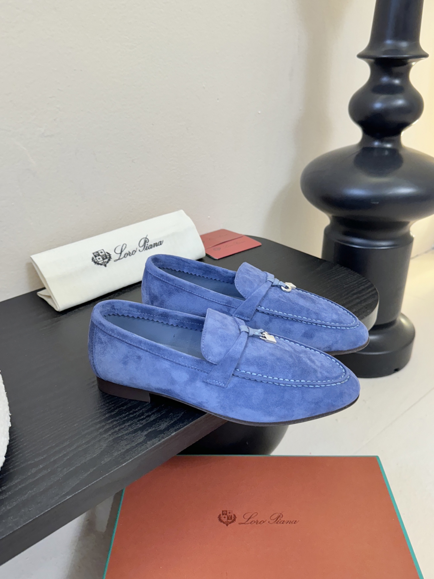 Loropiana经典情侣款高丝光牛皮乐福皮鞋🔥🔥🔥🔥🔥LP一直是以好穿舒适为主的设计风格 这几年老钱风