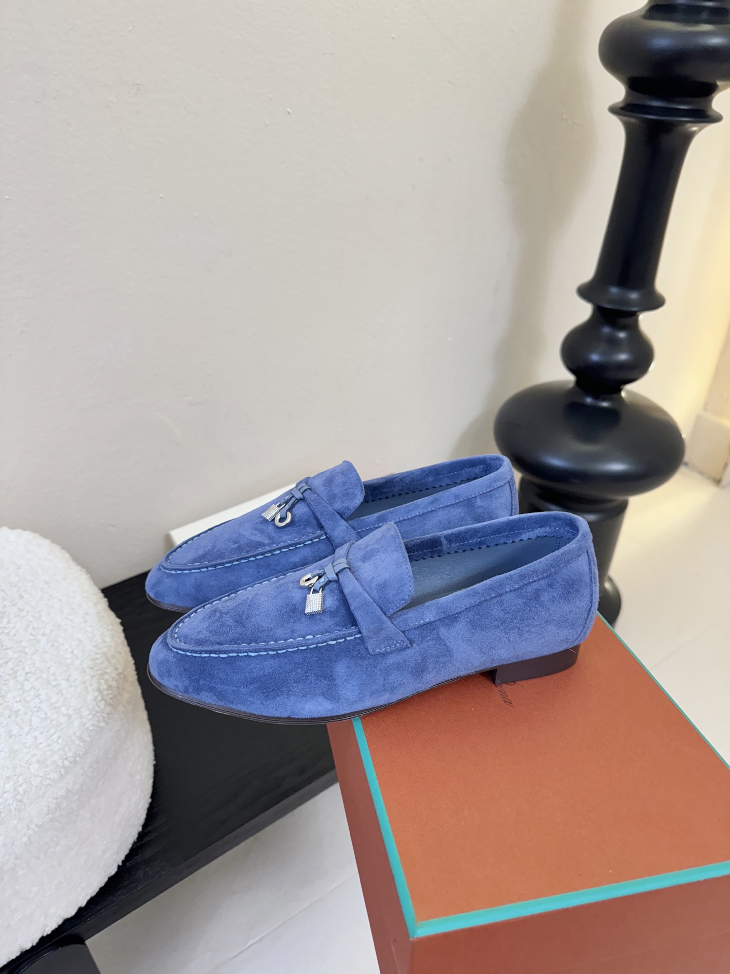 Loropiana经典情侣款高丝光牛皮乐福皮鞋🔥🔥🔥🔥🔥LP一直是以好穿舒适为主的设计风格 这几年老钱风