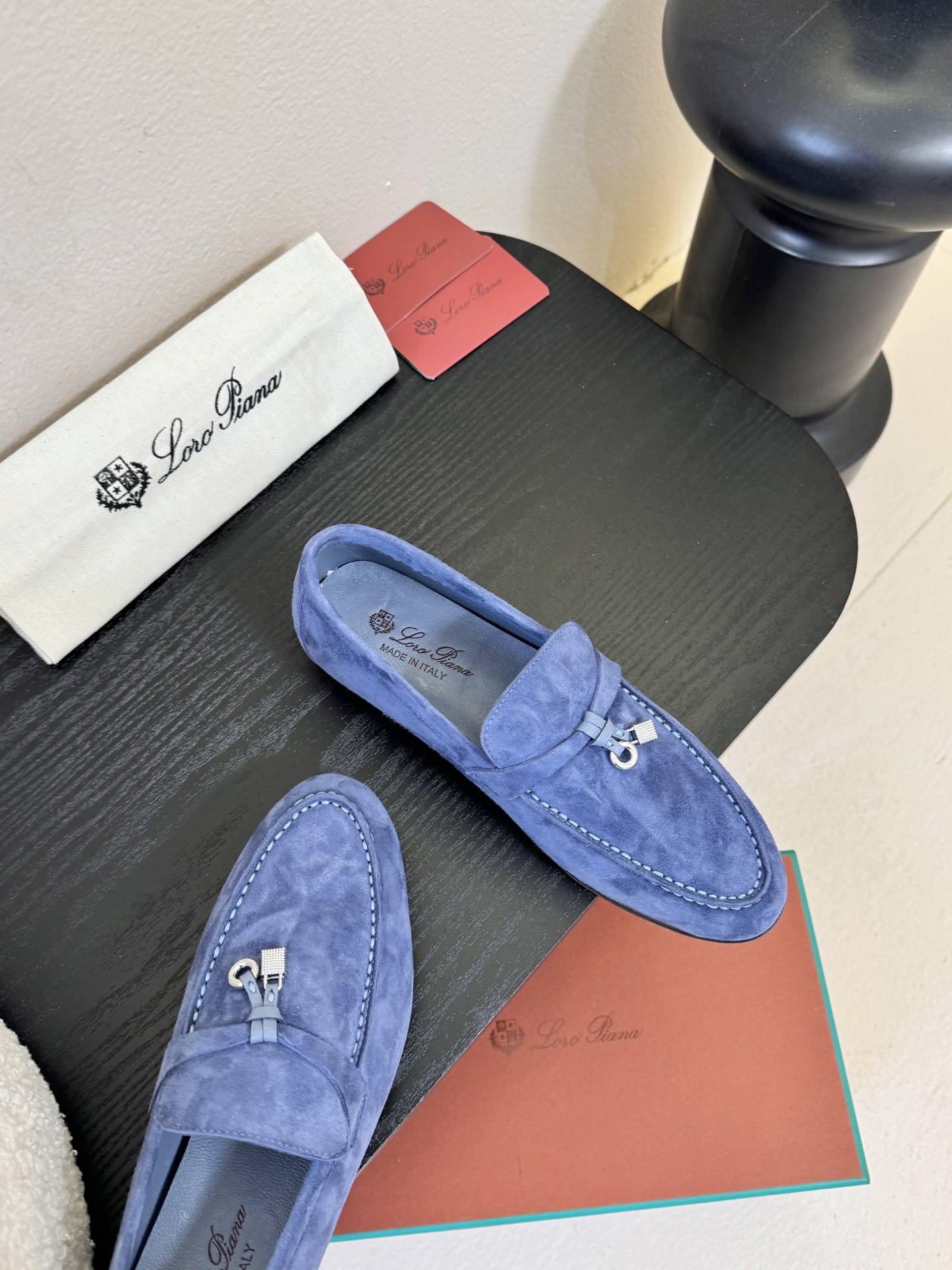 Loropiana经典情侣款高丝光牛皮乐福皮鞋🔥🔥🔥🔥🔥LP一直是以好穿舒适为主的设计风格 这几年老钱风