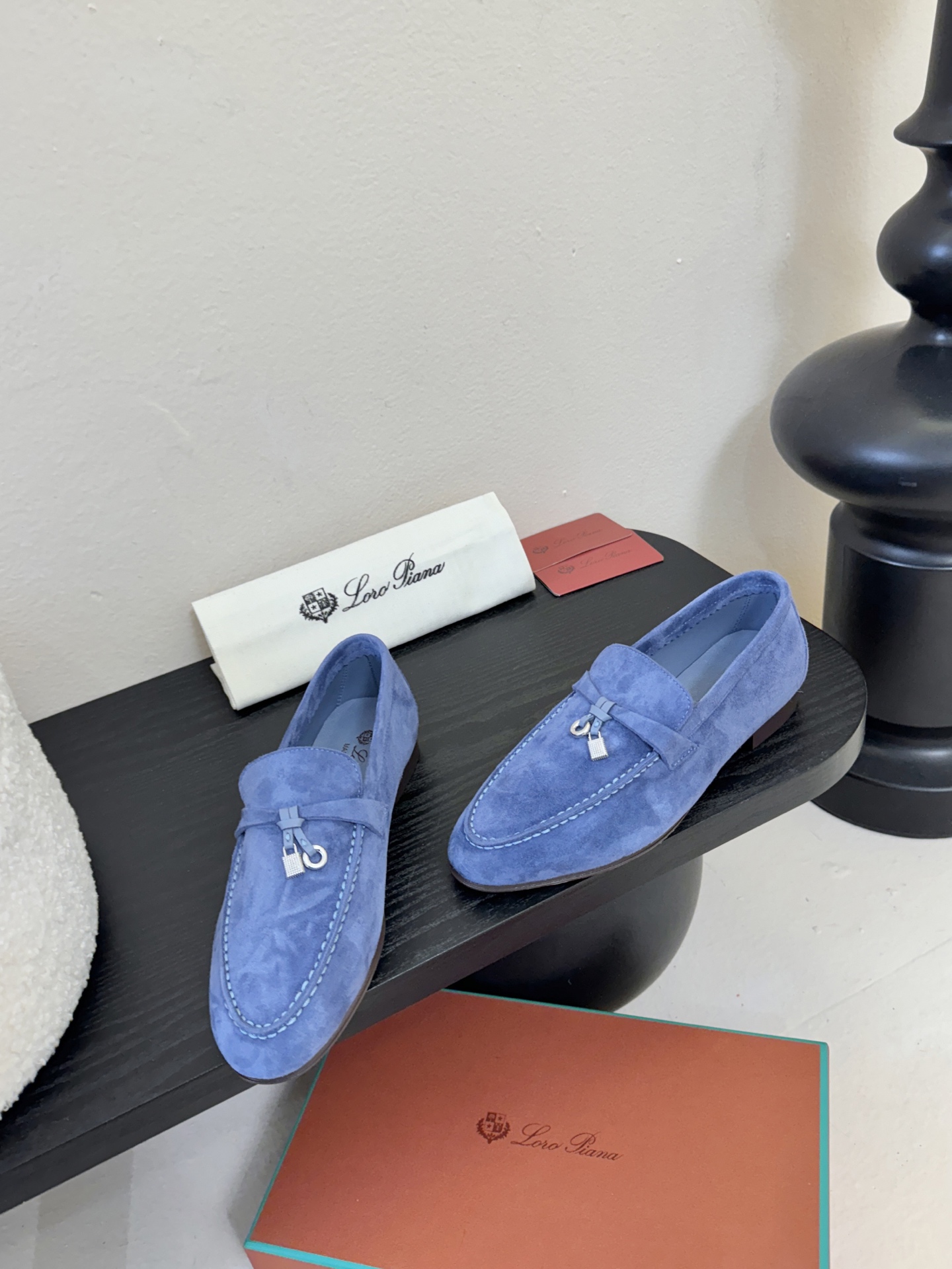 Loropiana经典情侣款高丝光牛皮乐福皮鞋🔥🔥🔥🔥🔥LP一直是以好穿舒适为主的设计风格 这几年老钱风
