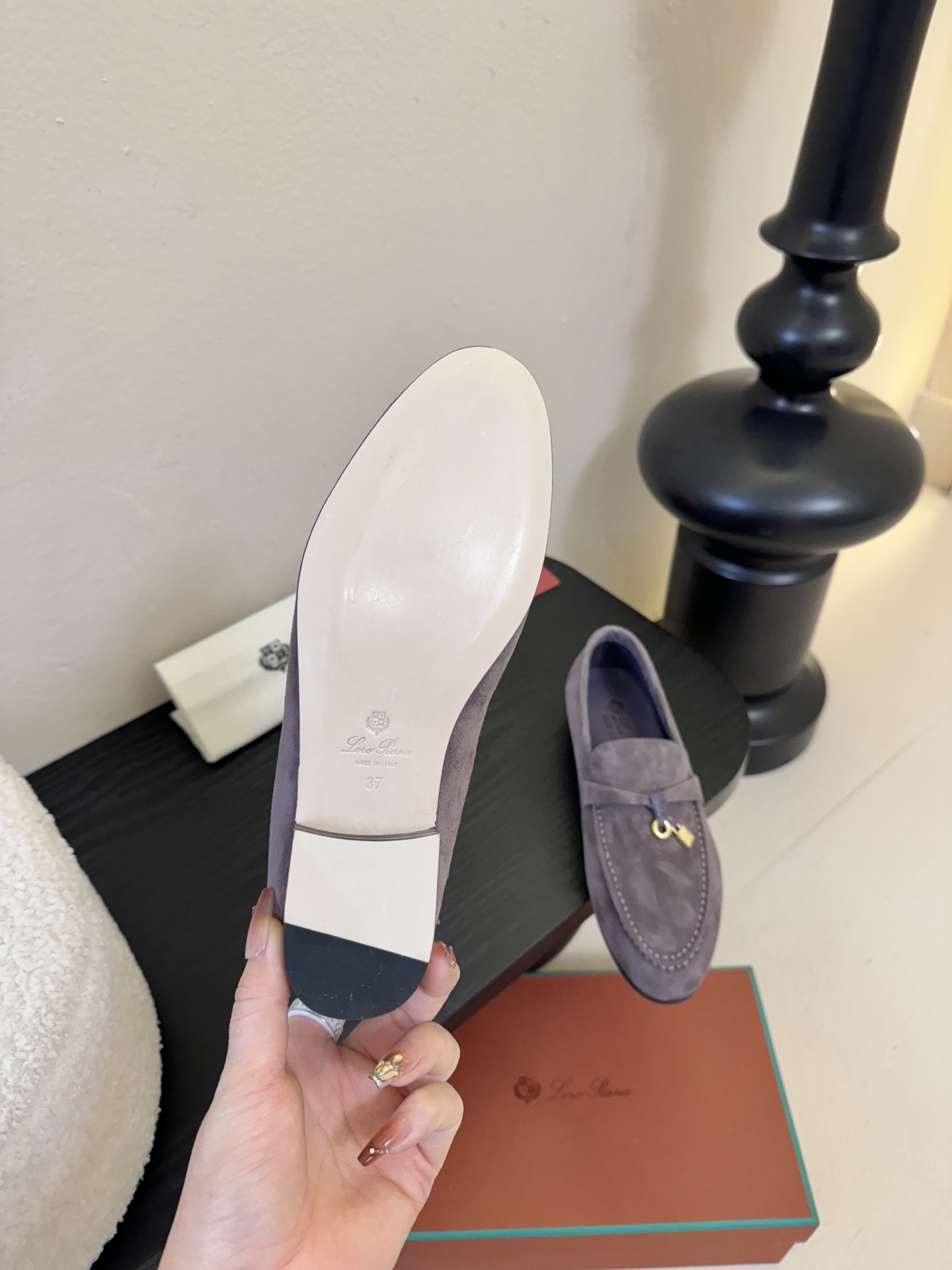 Loropiana经典情侣款高丝光牛皮乐福皮鞋🔥🔥🔥🔥🔥LP一直是以好穿舒适为主的设计风格 这几年老钱风
