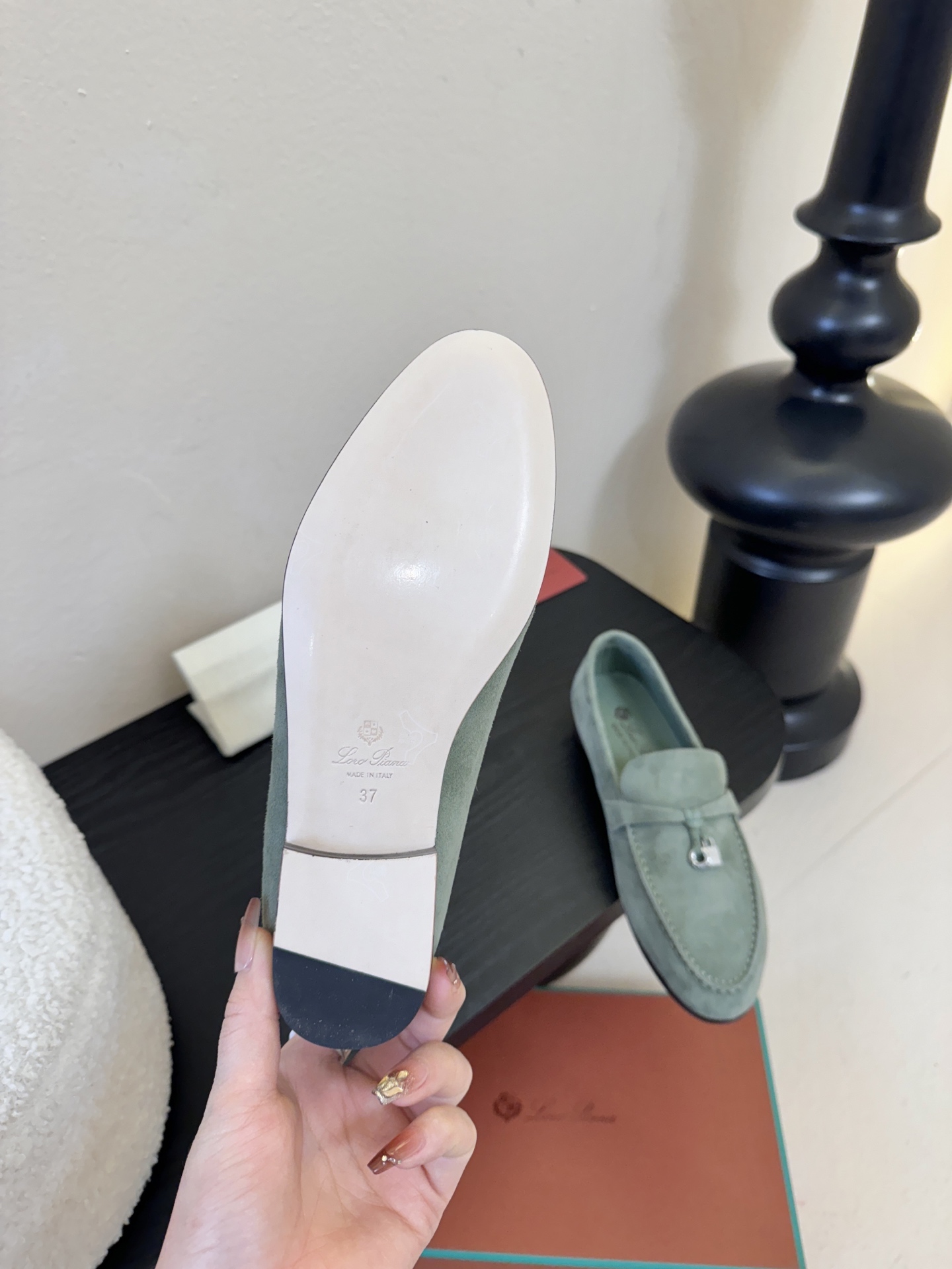 Loropiana经典情侣款高丝光牛皮乐福皮鞋🔥🔥🔥🔥🔥LP一直是以好穿舒适为主的设计风格 这几年老钱风