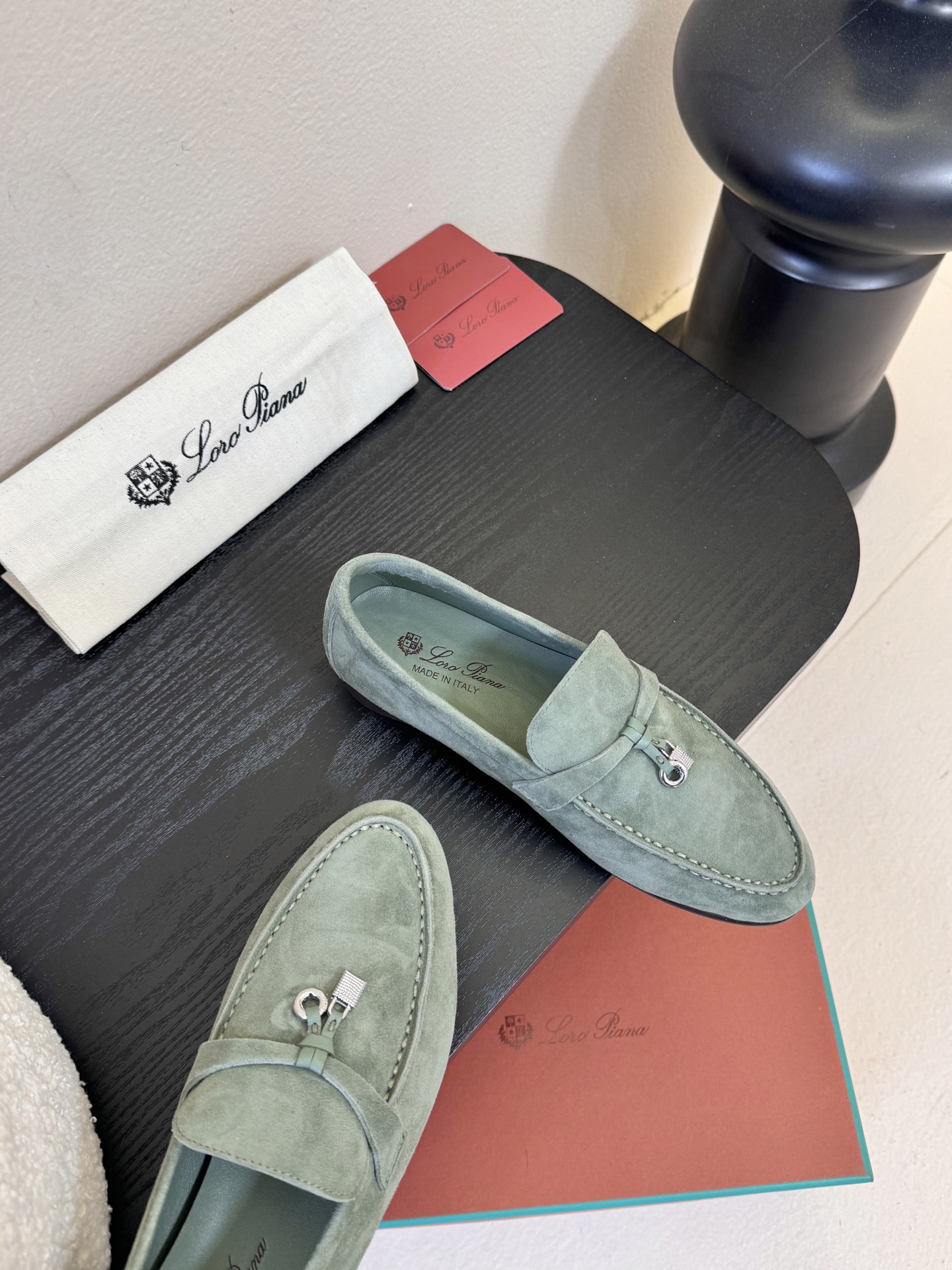 Loropiana经典情侣款高丝光牛皮乐福皮鞋🔥🔥🔥🔥🔥LP一直是以好穿舒适为主的设计风格 这几年老钱风