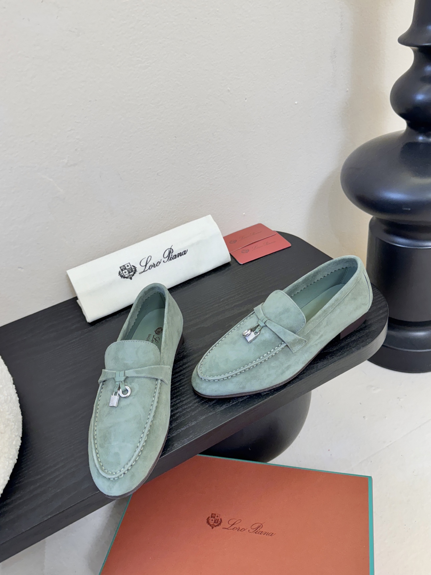 Loropiana经典情侣款高丝光牛皮乐福皮鞋🔥🔥🔥🔥🔥LP一直是以好穿舒适为主的设计风格 这几年老钱风