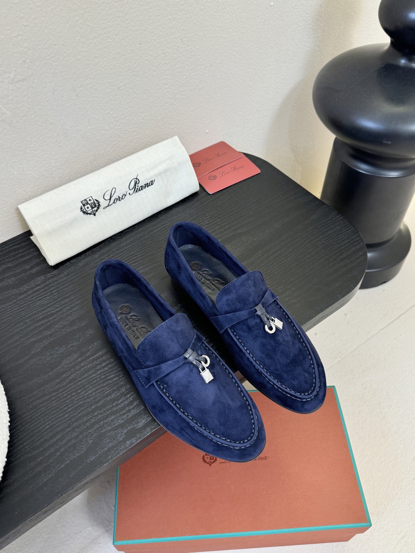 Loropiana经典情侣款高丝光牛皮乐福皮鞋🔥🔥🔥🔥🔥LP一直是以好穿舒适为主的设计风格 这几年老钱风