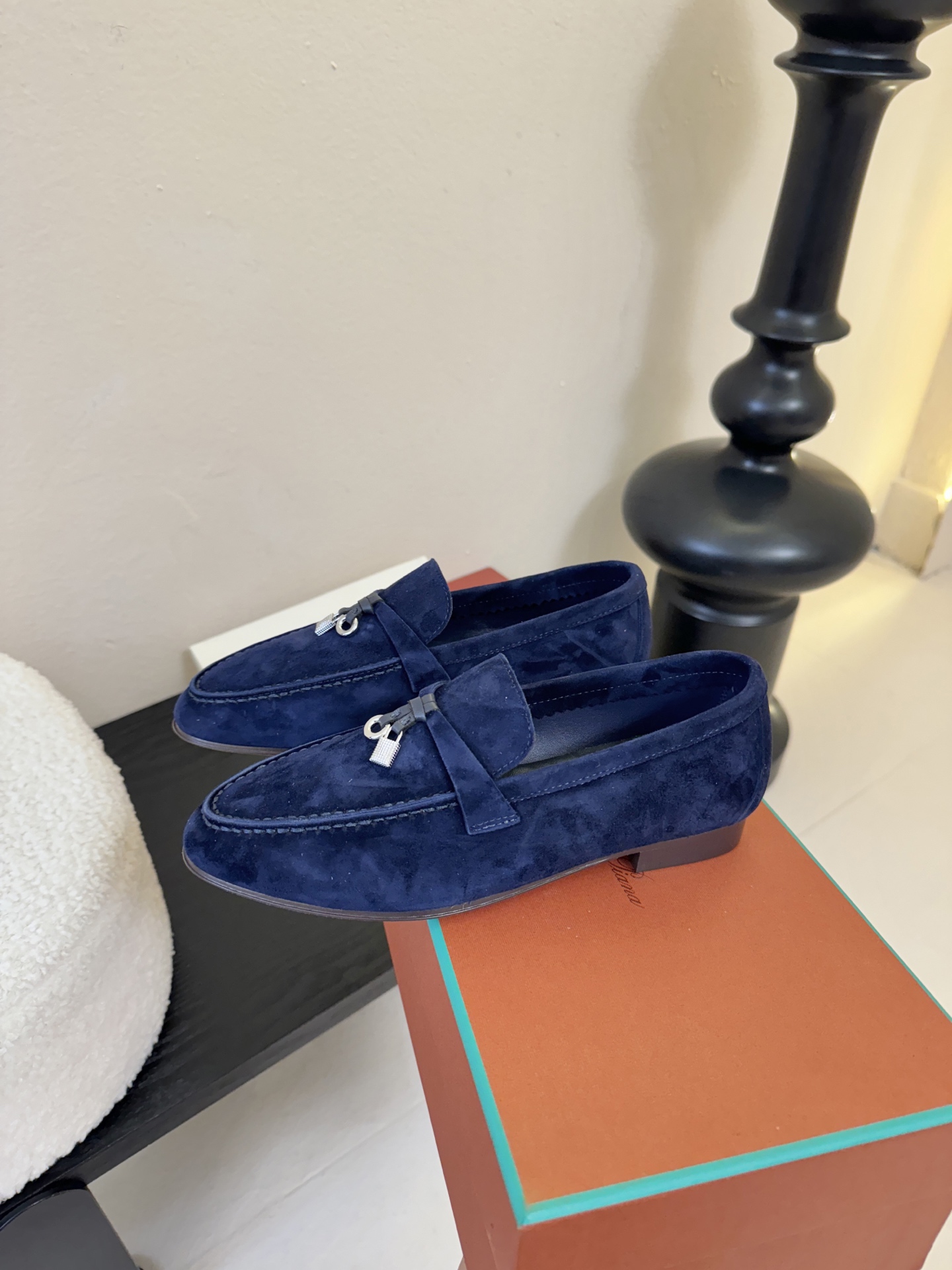 Loropiana经典情侣款高丝光牛皮乐福皮鞋🔥🔥🔥🔥🔥LP一直是以好穿舒适为主的设计风格 这几年老钱风