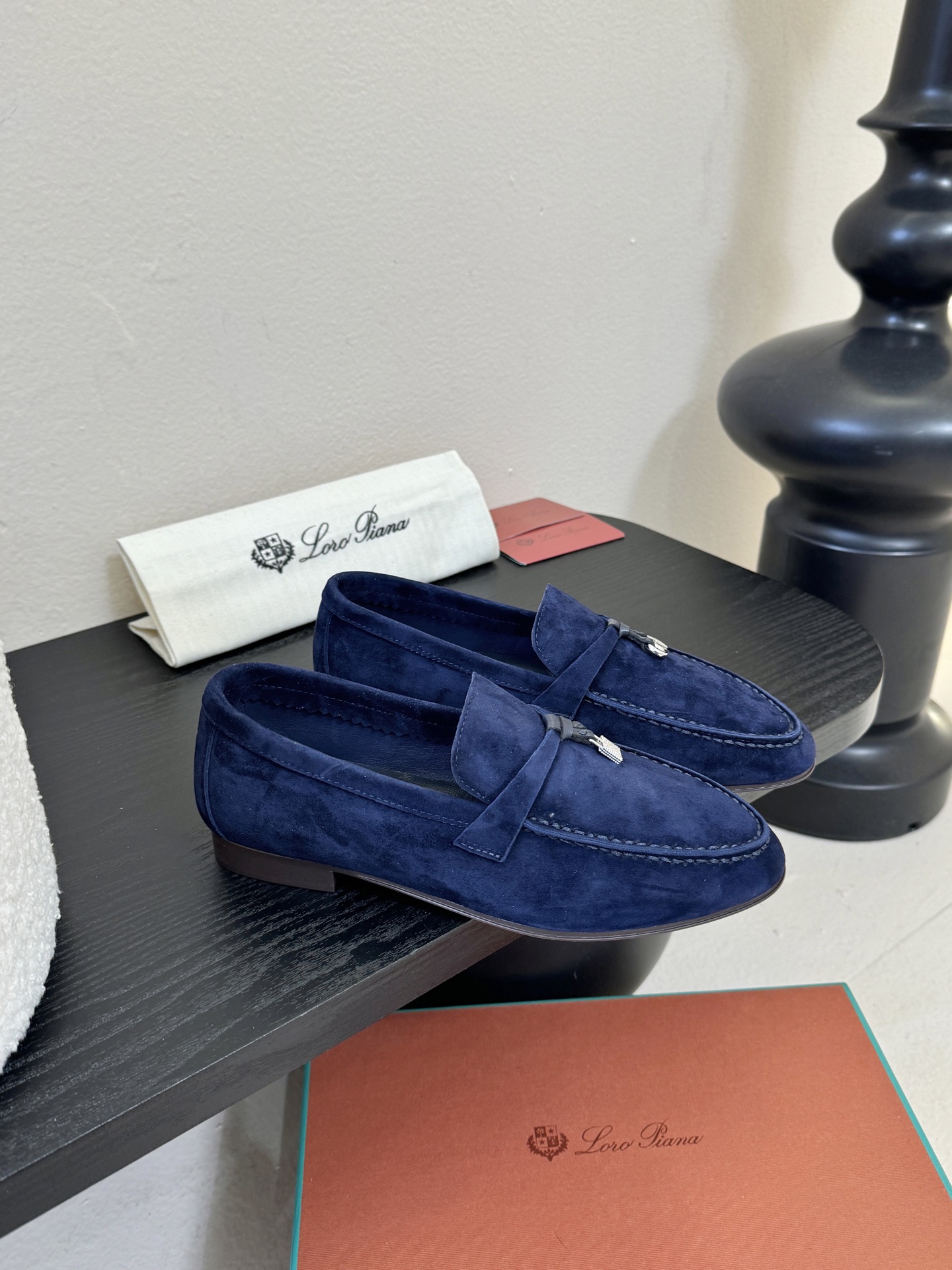 Loropiana经典情侣款高丝光牛皮乐福皮鞋🔥🔥🔥🔥🔥LP一直是以好穿舒适为主的设计风格 这几年老钱风