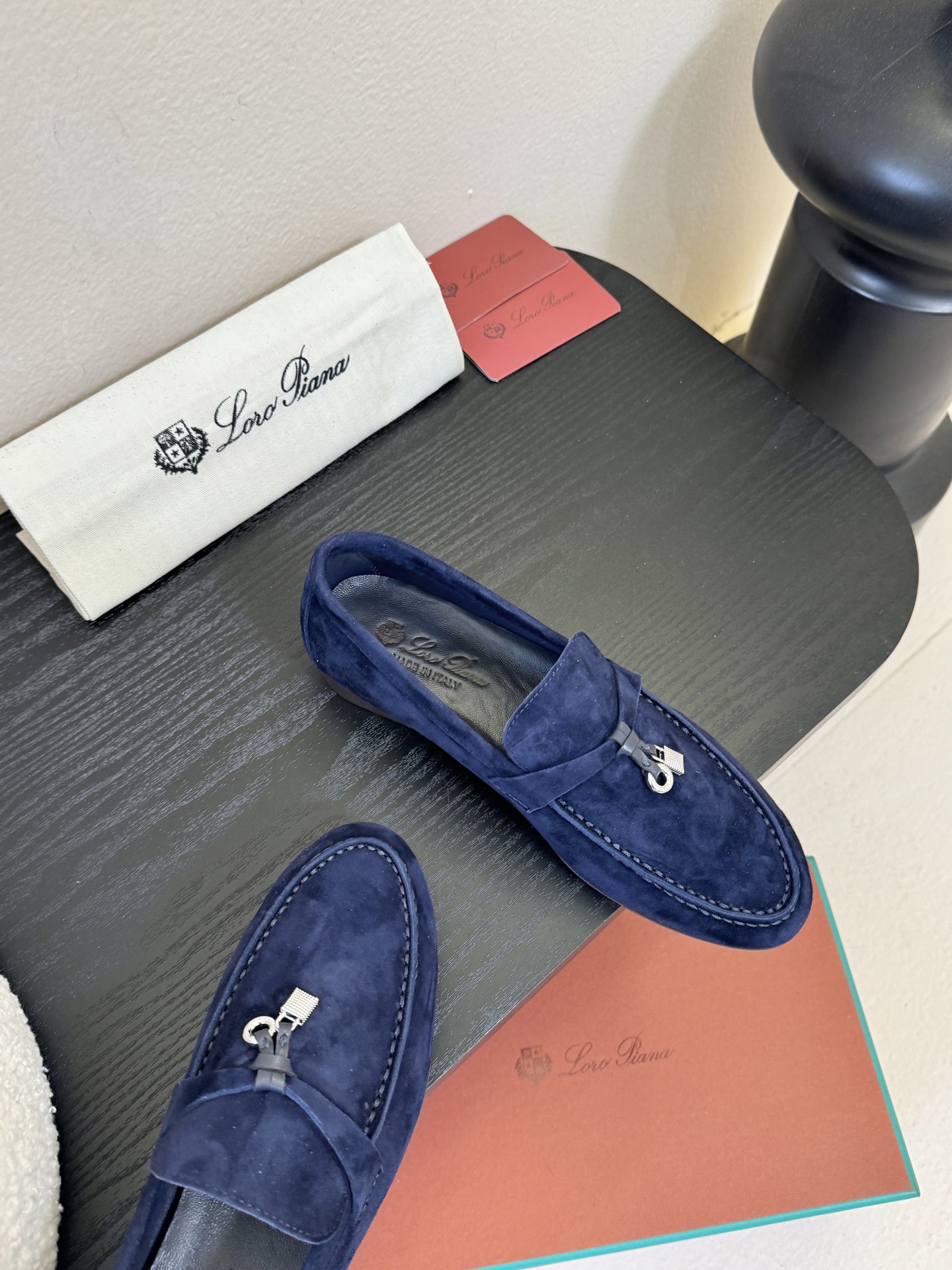 Loropiana经典情侣款高丝光牛皮乐福皮鞋🔥🔥🔥🔥🔥LP一直是以好穿舒适为主的设计风格 这几年老钱风