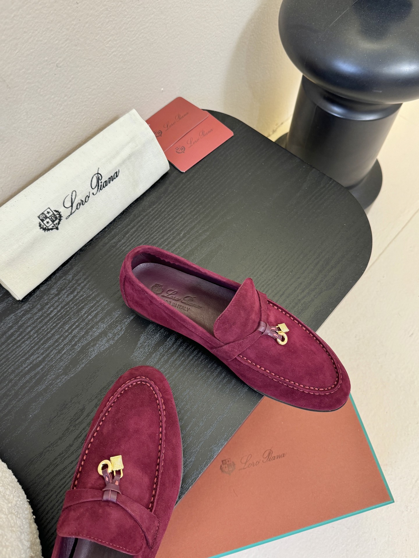 Loropiana经典情侣款高丝光牛皮乐福皮鞋🔥🔥🔥🔥🔥LP一直是以好穿舒适为主的设计风格 这几年老钱风