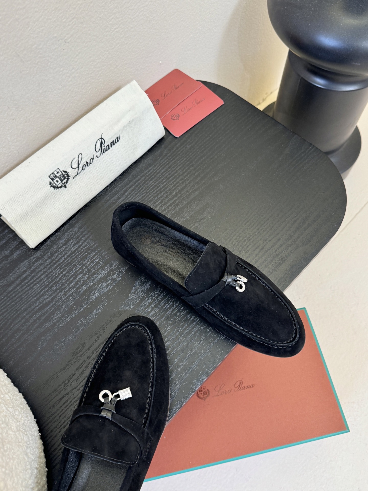 Loropiana经典情侣款高丝光牛皮乐福皮鞋🔥🔥🔥🔥🔥LP一直是以好穿舒适为主的设计风格 这几年老钱风