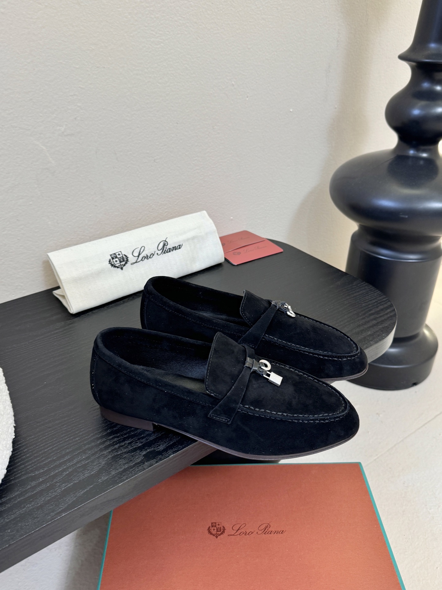 Loropiana经典情侣款高丝光牛皮乐福皮鞋🔥🔥🔥🔥🔥LP一直是以好穿舒适为主的设计风格 这几年老钱风