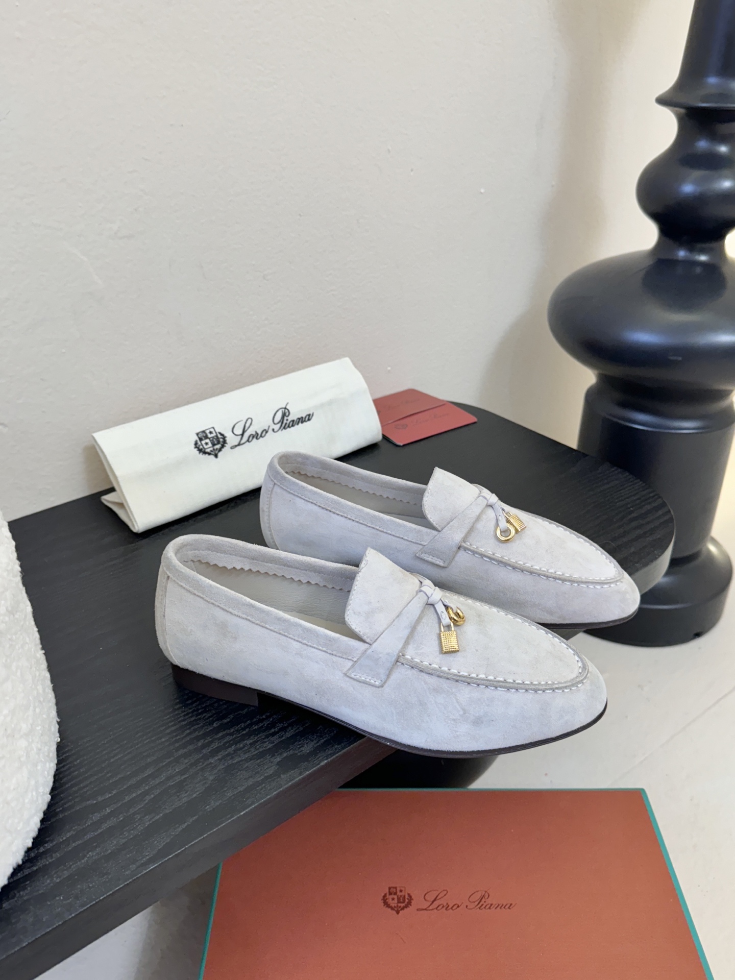 Loropiana经典情侣款高丝光牛皮乐福皮鞋🔥🔥🔥🔥🔥LP一直是以好穿舒适为主的设计风格 这几年老钱风