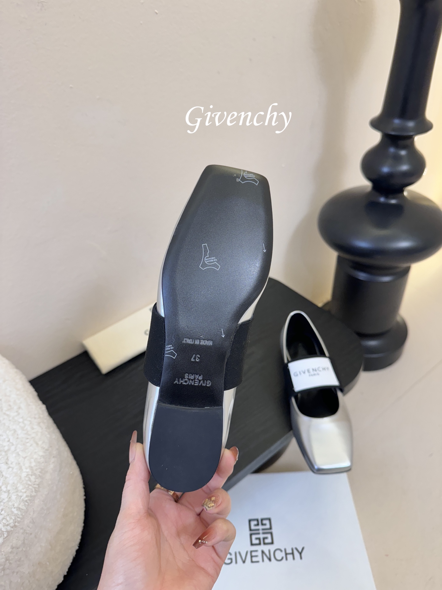 Givenchy纪梵希章若楠同款Sliced Square方头芭蕾舞平底鞋超多明星时尚博主种草 裁切方头