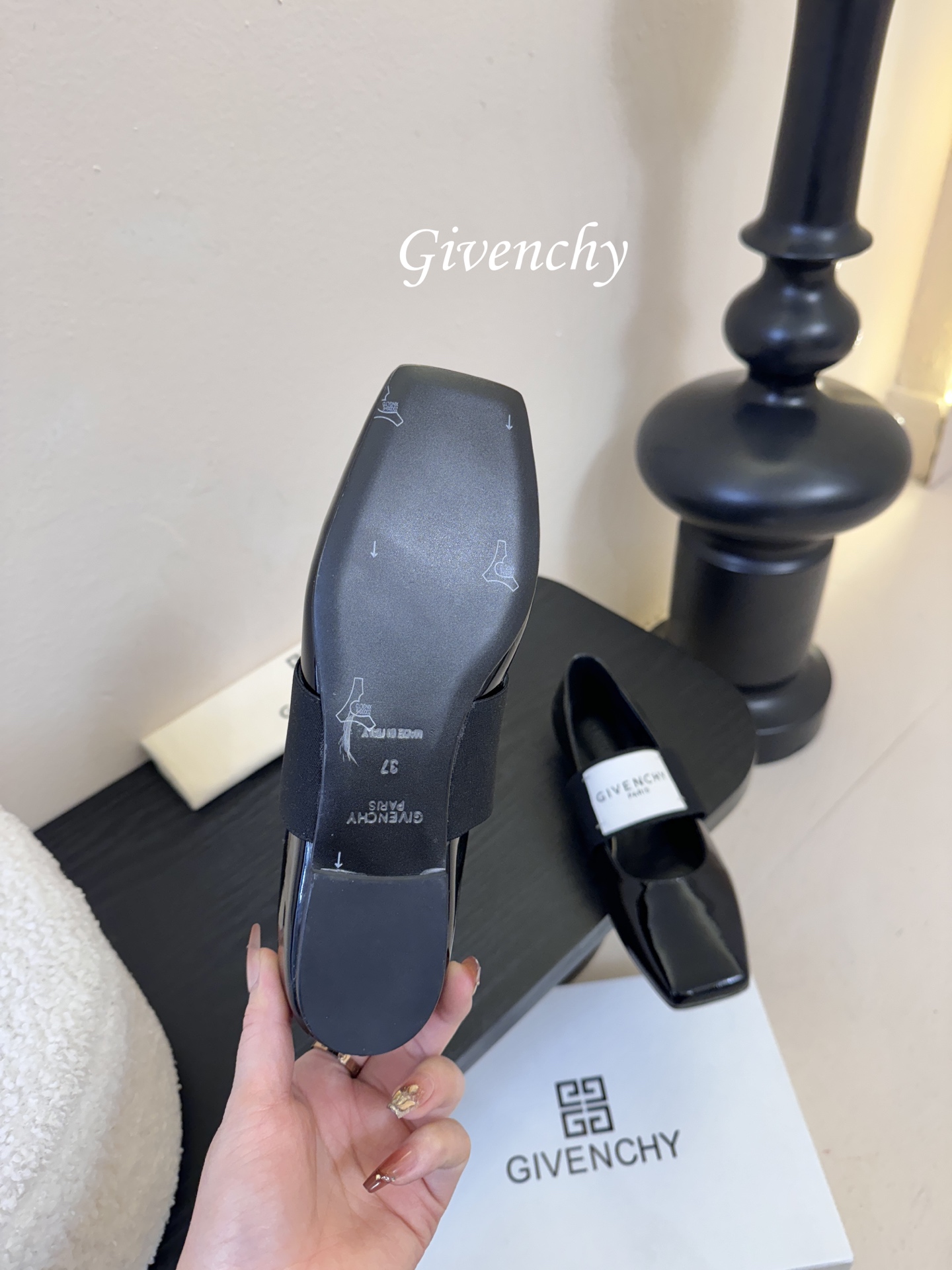 Givenchy纪梵希章若楠同款Sliced Square方头芭蕾舞平底鞋超多明星时尚博主种草 裁切方头