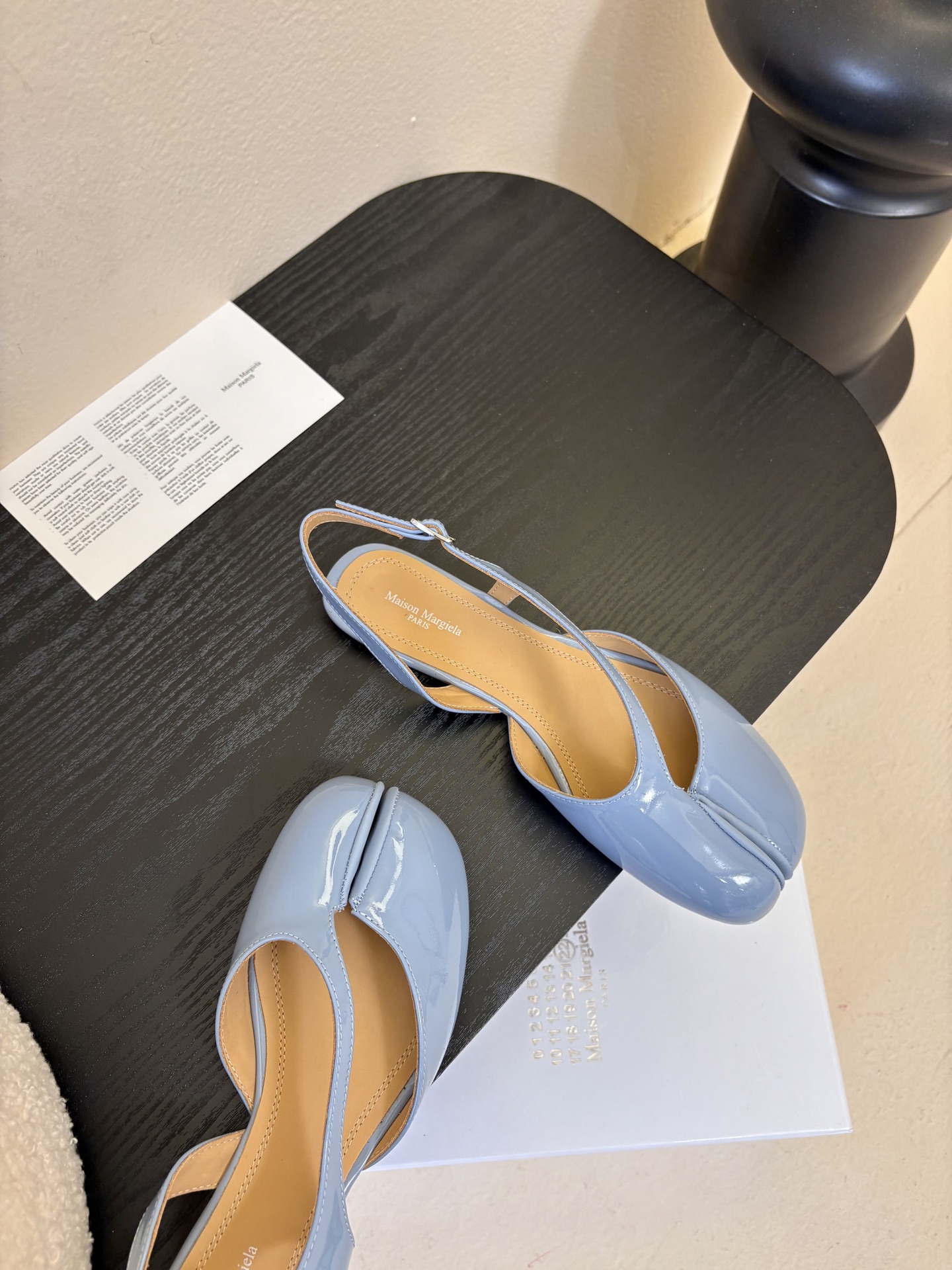 Maison Marginal* MM6苹果头芭蕾舞凉鞋马吉拉设计师太有才了 作为设计元素打造鞋品💯 单