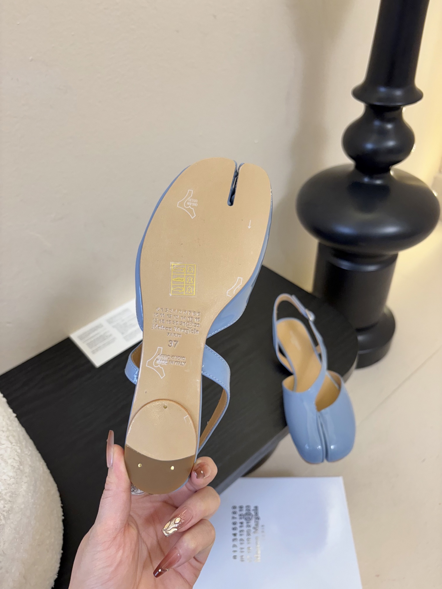 Maison Marginal* MM6苹果头芭蕾舞凉鞋马吉拉设计师太有才了 作为设计元素打造鞋品💯 单