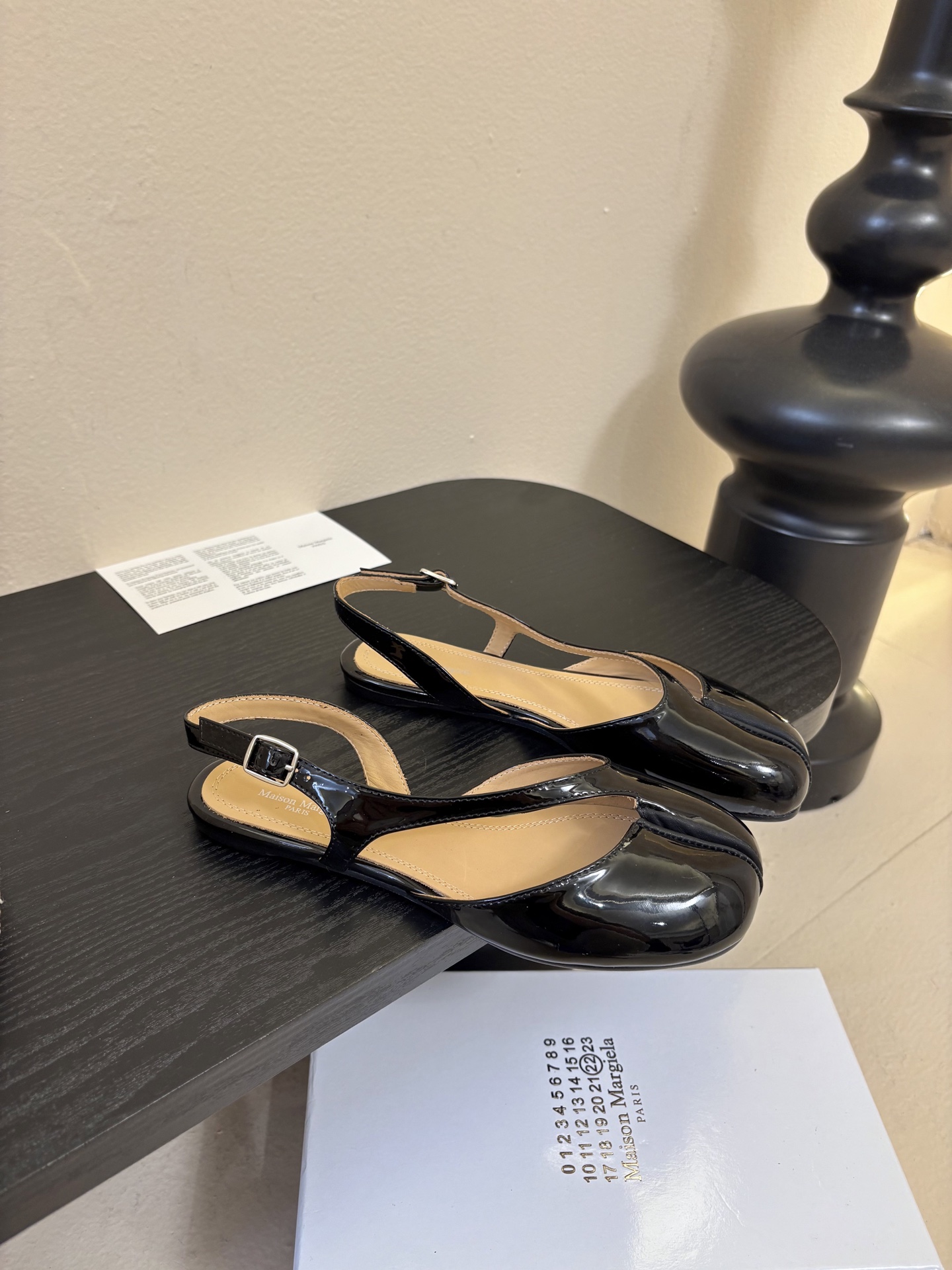 Maison Marginal* MM6苹果头芭蕾舞凉鞋马吉拉设计师太有才了 作为设计元素打造鞋品💯 单