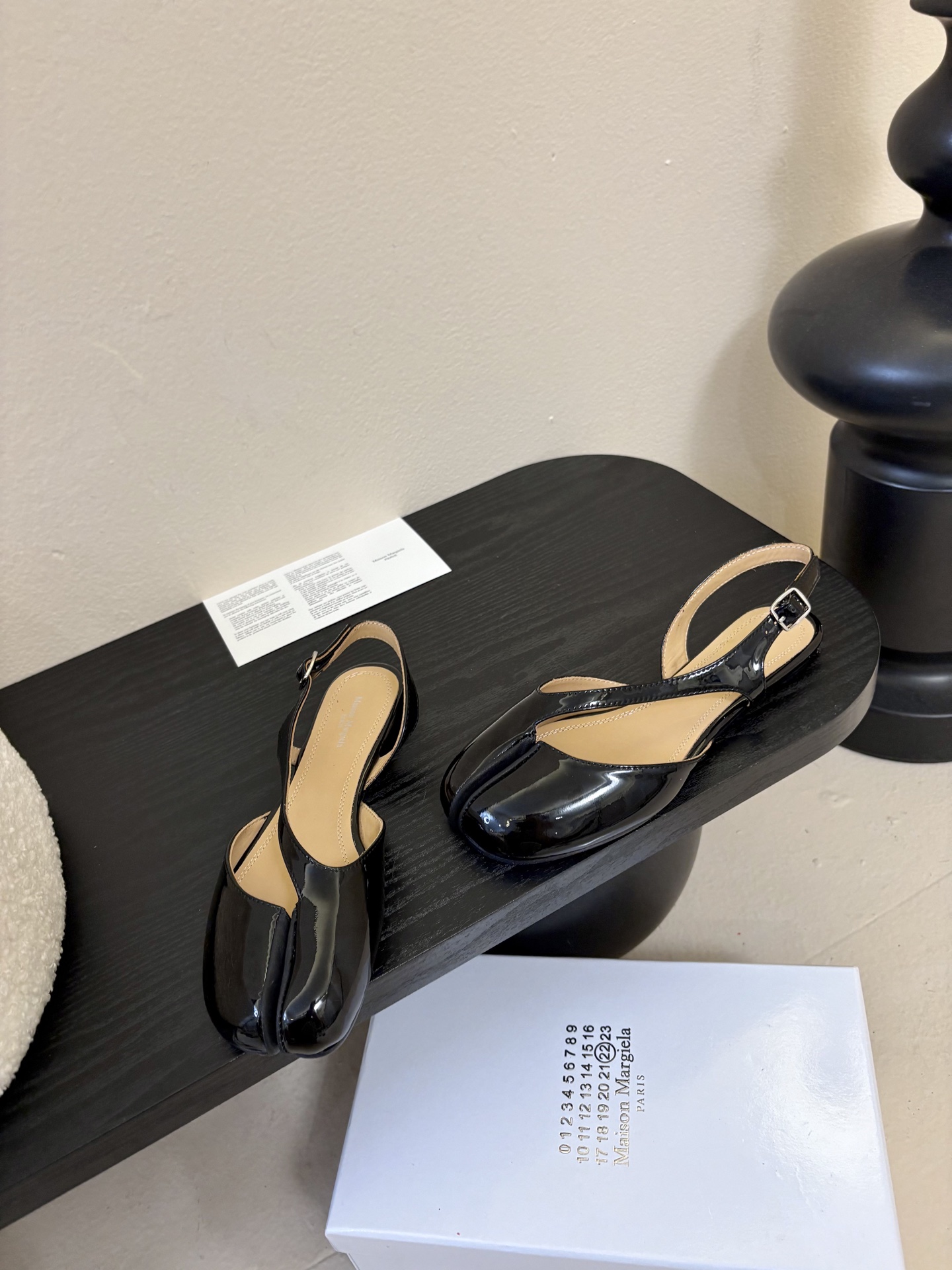 Maison Marginal* MM6苹果头芭蕾舞凉鞋马吉拉设计师太有才了 作为设计元素打造鞋品💯 单