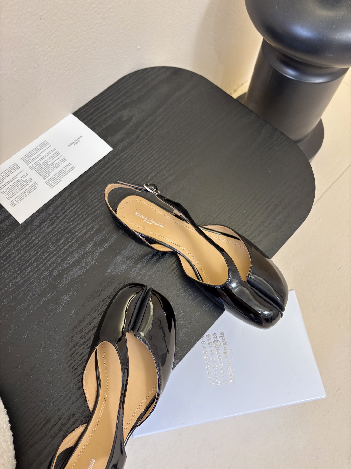 Maison Marginal* MM6苹果头芭蕾舞凉鞋马吉拉设计师太有才了 作为设计元素打造鞋品💯 单