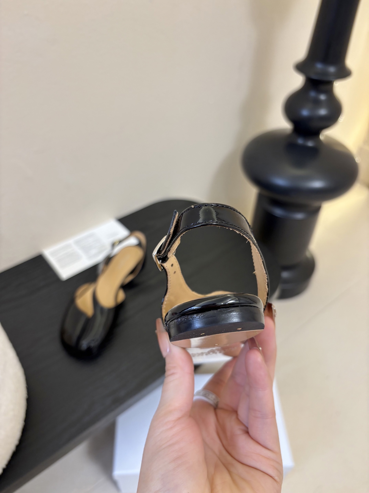 Maison Marginal* MM6苹果头芭蕾舞凉鞋马吉拉设计师太有才了 作为设计元素打造鞋品💯 单