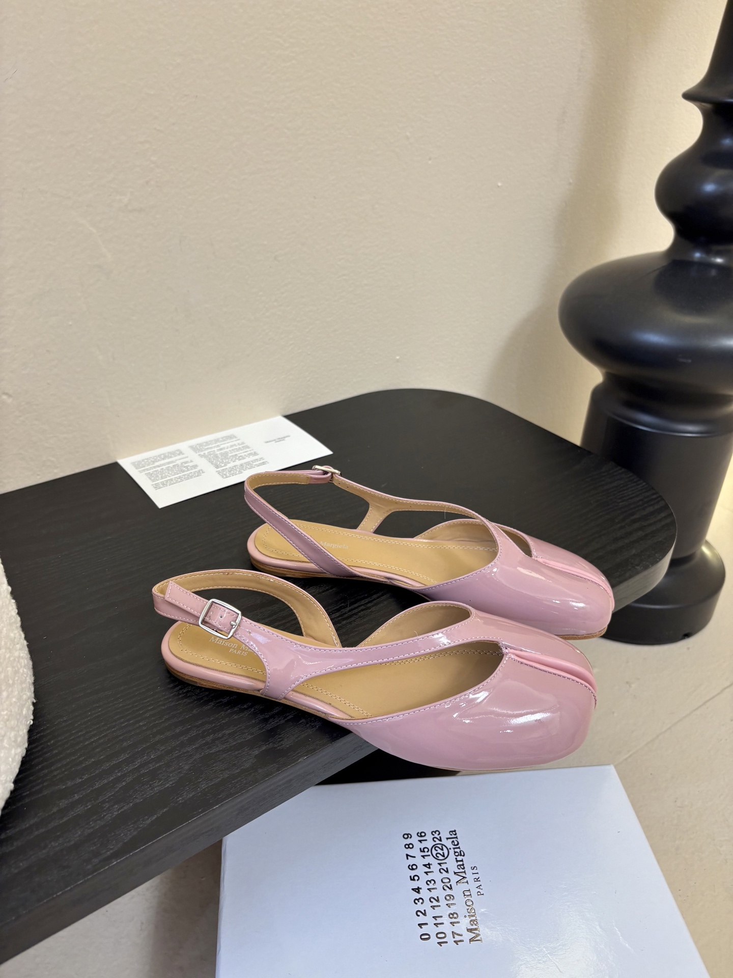 Maison Marginal* MM6苹果头芭蕾舞凉鞋马吉拉设计师太有才了 作为设计元素打造鞋品💯 单