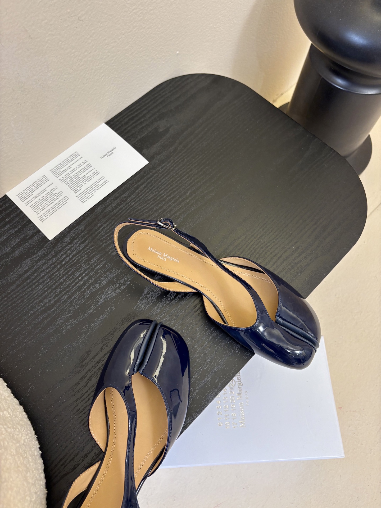 Maison Marginal* MM6苹果头芭蕾舞凉鞋马吉拉设计师太有才了 作为设计元素打造鞋品💯 单