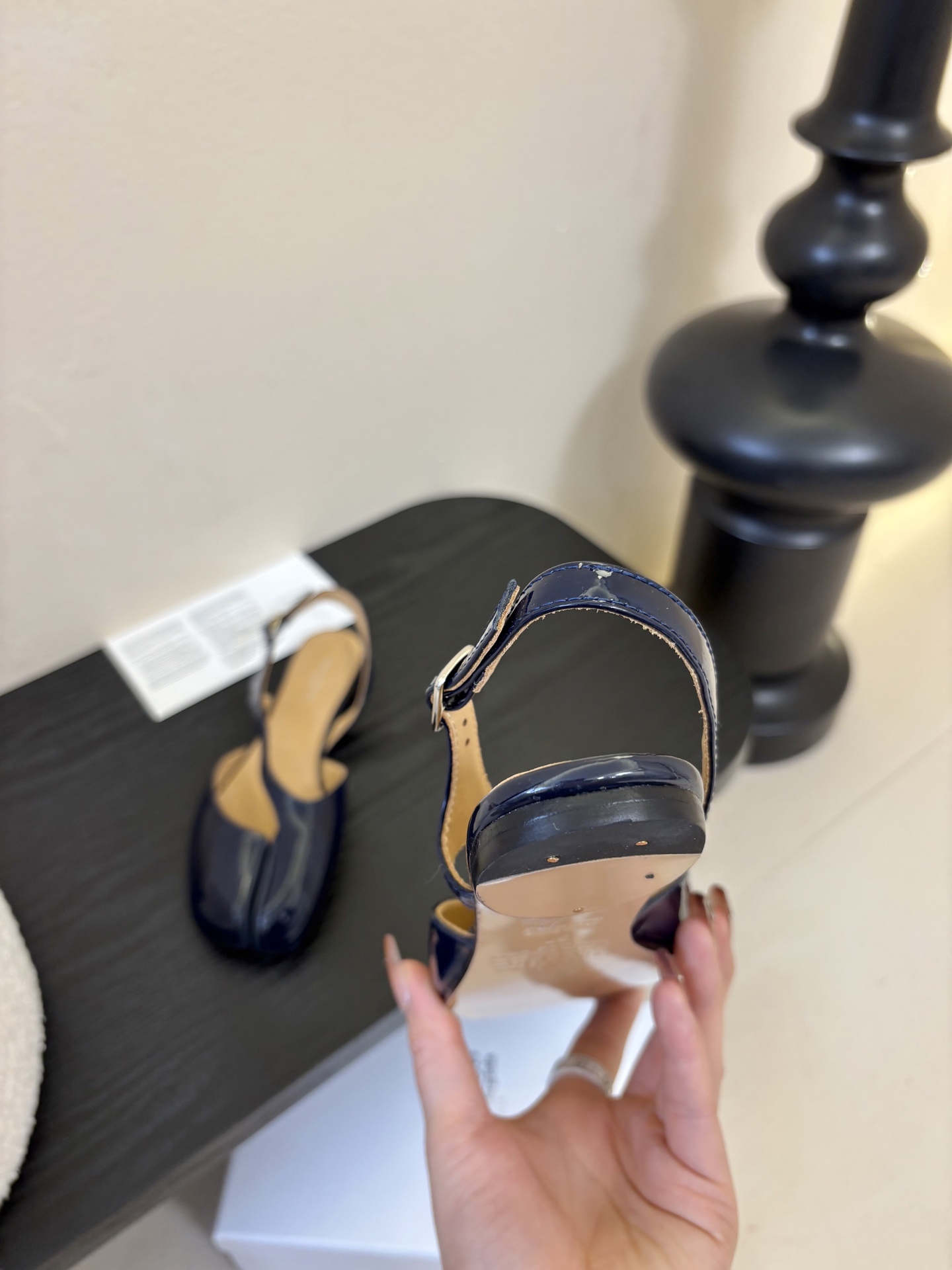 Maison Marginal* MM6苹果头芭蕾舞凉鞋马吉拉设计师太有才了 作为设计元素打造鞋品💯 单