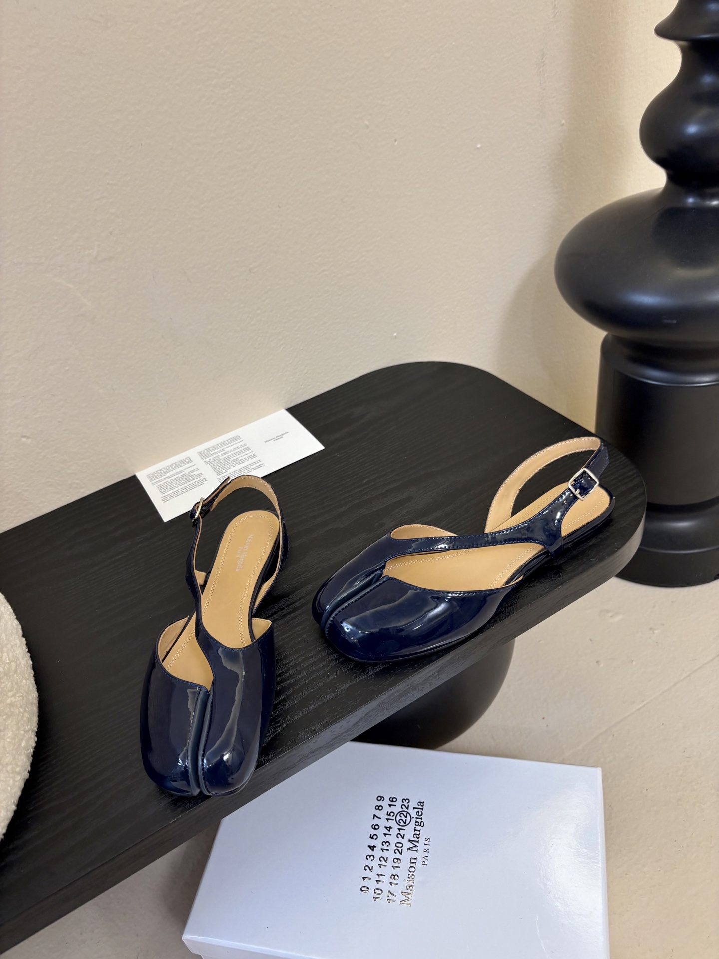 Maison Marginal* MM6苹果头芭蕾舞凉鞋马吉拉设计师太有才了 作为设计元素打造鞋品💯 单