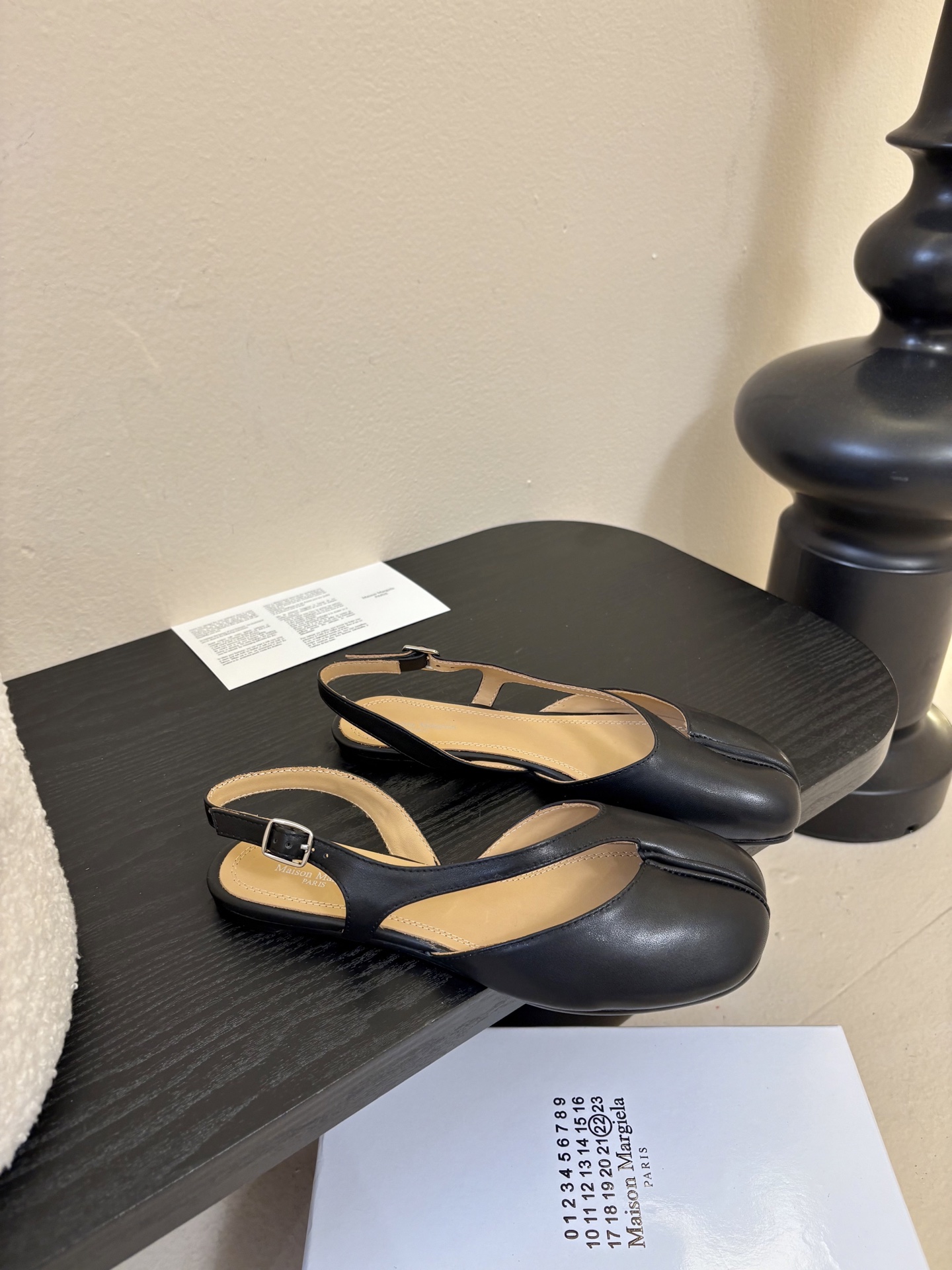 Maison Marginal* MM6苹果头芭蕾舞凉鞋马吉拉设计师太有才了 作为设计元素打造鞋品💯 单