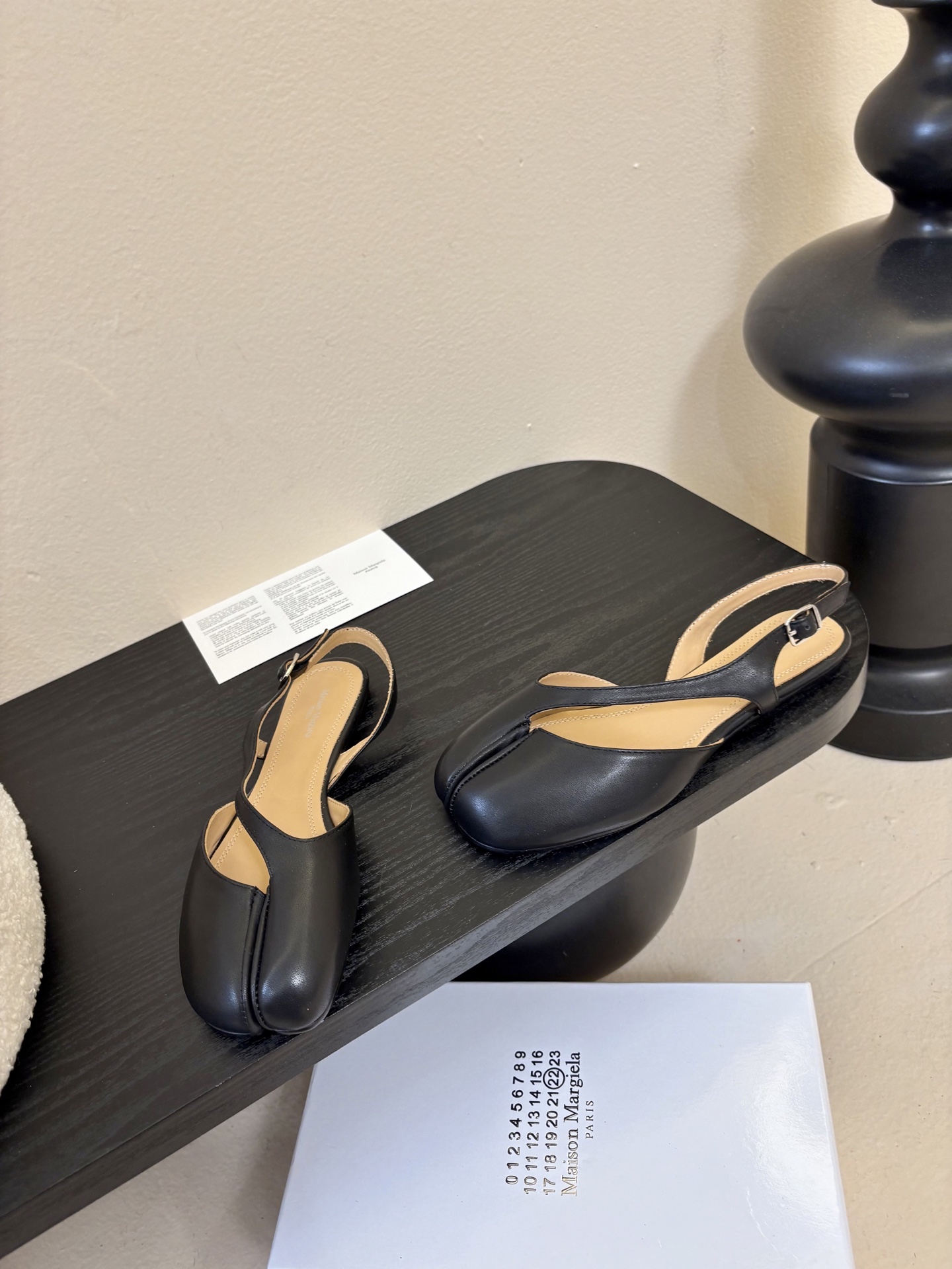 Maison Marginal* MM6苹果头芭蕾舞凉鞋马吉拉设计师太有才了 作为设计元素打造鞋品💯 单