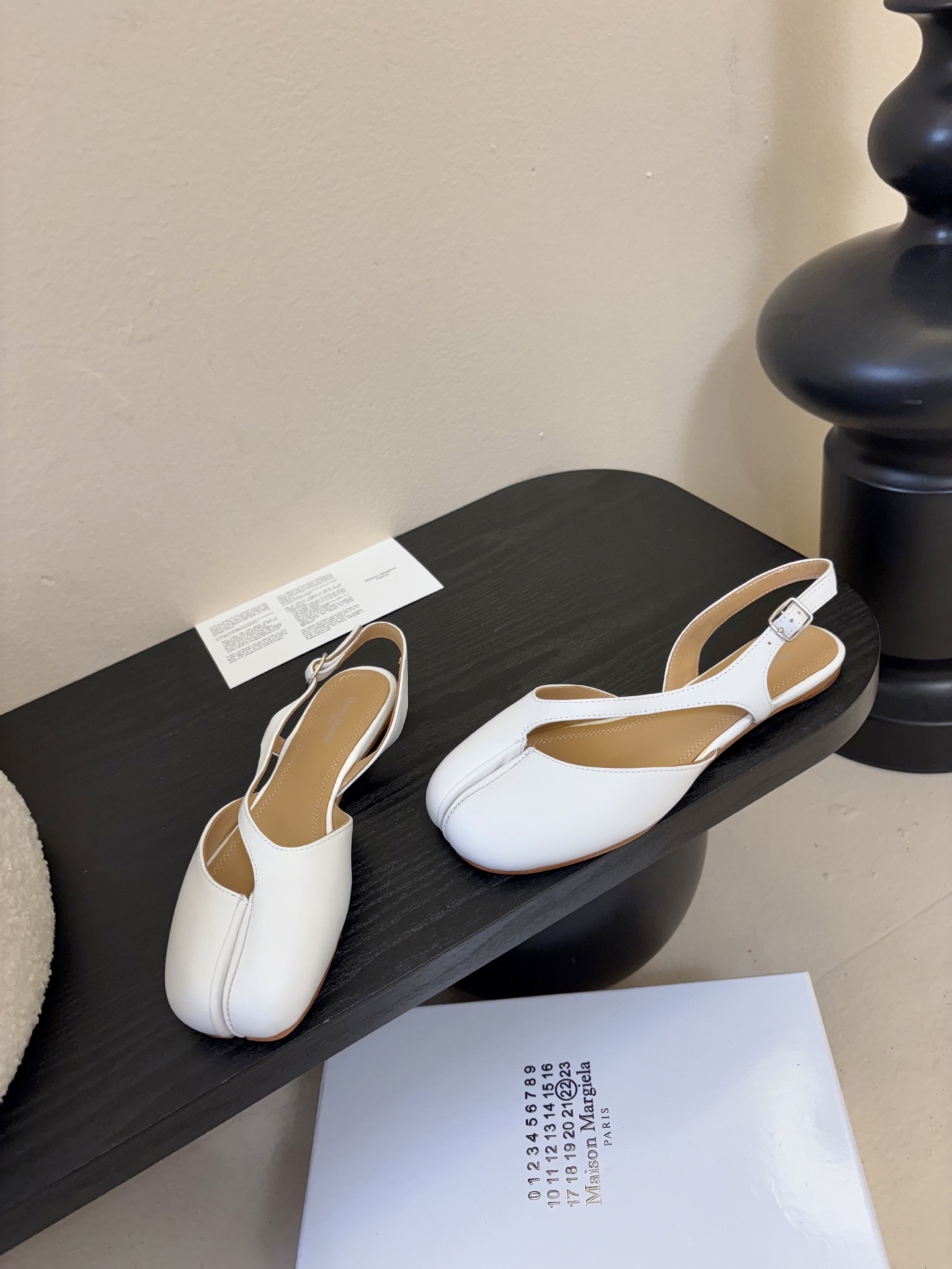 Maison Marginal* MM6苹果头芭蕾舞凉鞋马吉拉设计师太有才了 作为设计元素打造鞋品💯 单