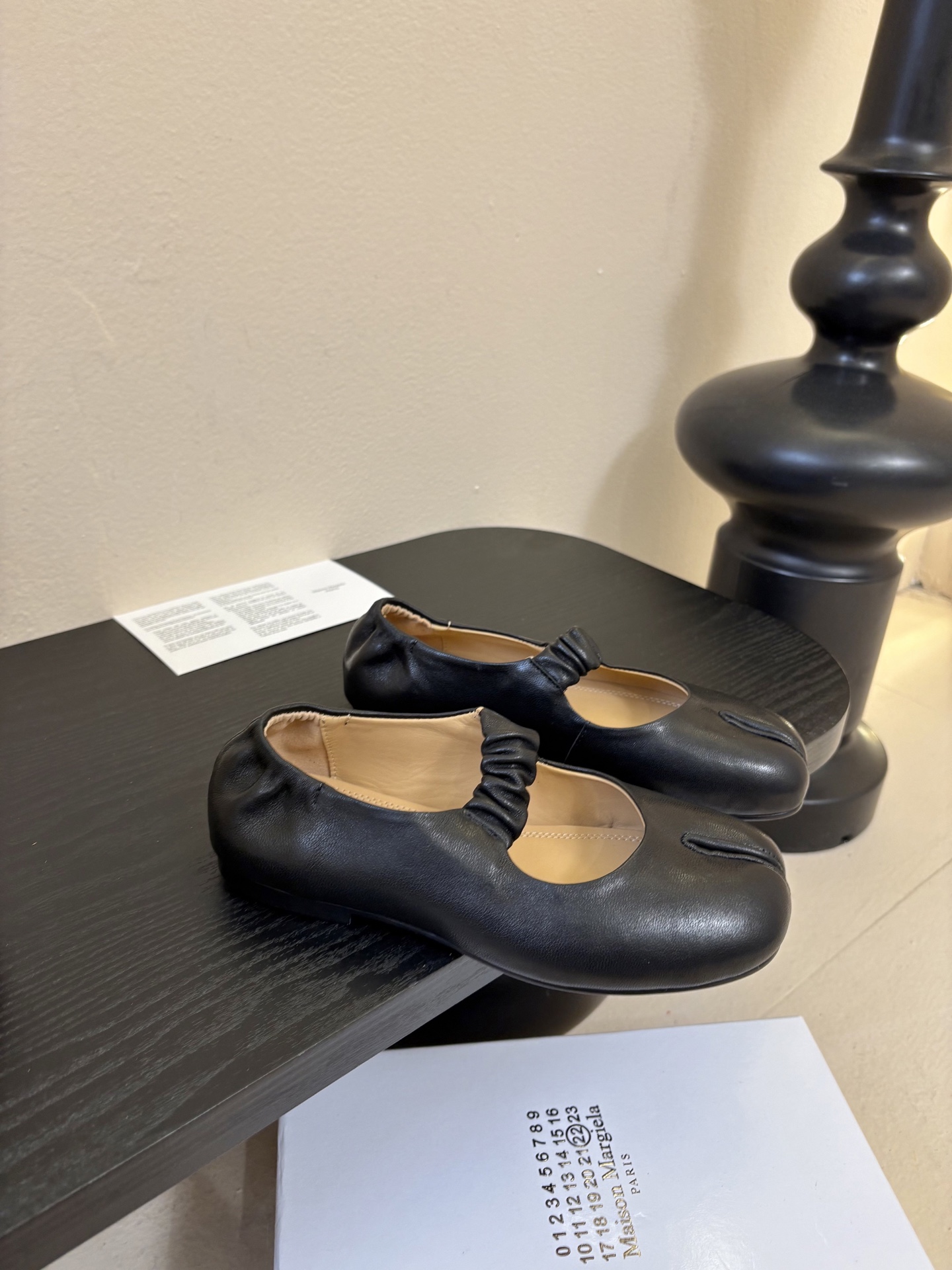 Maison Marginal* MM6苹果头芭蕾舞凉鞋马吉拉设计师太有才了 作为设计元素打造鞋品💯 单