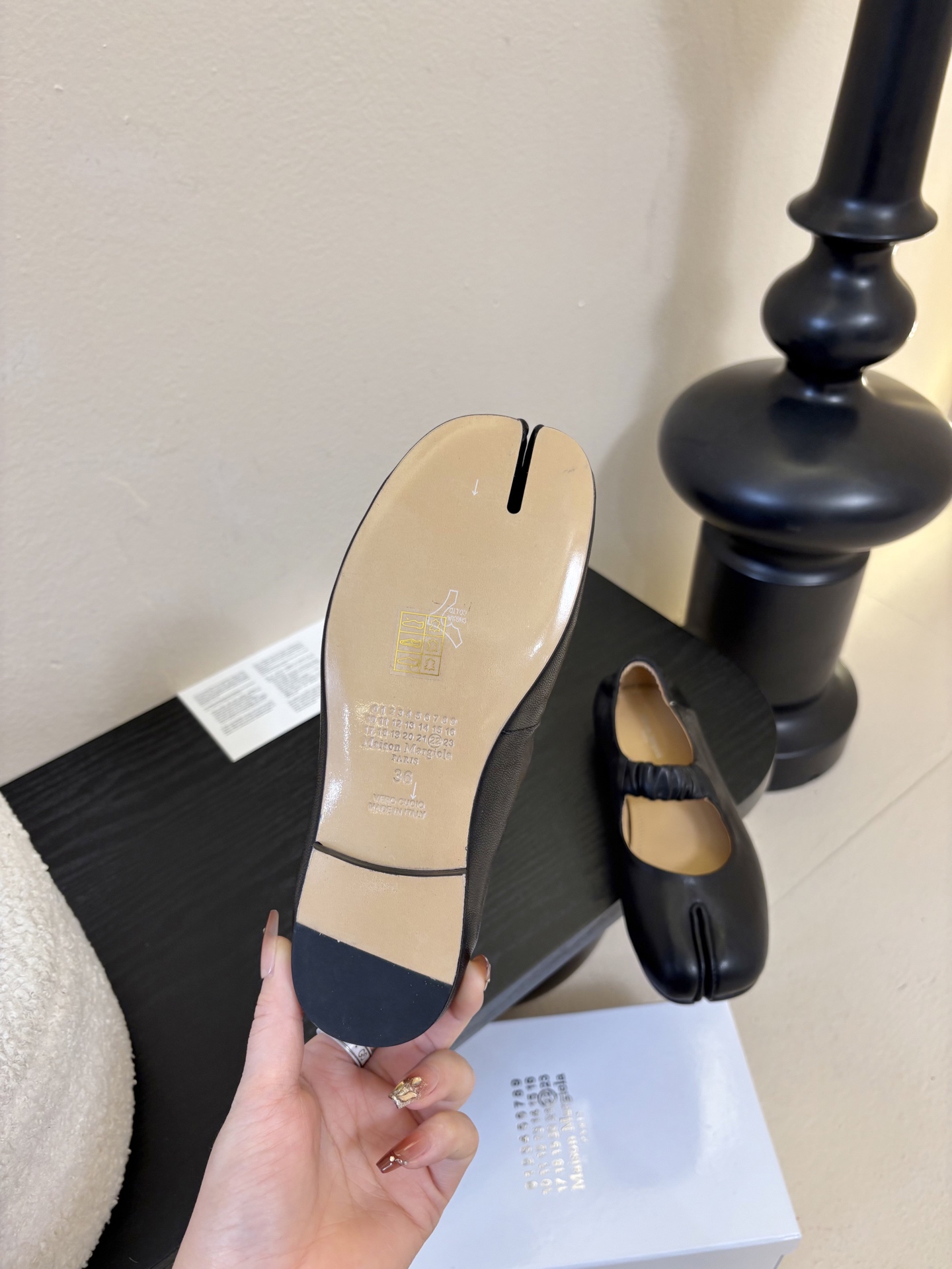 Maison Marginal* MM6苹果头芭蕾舞凉鞋马吉拉设计师太有才了 作为设计元素打造鞋品💯 单