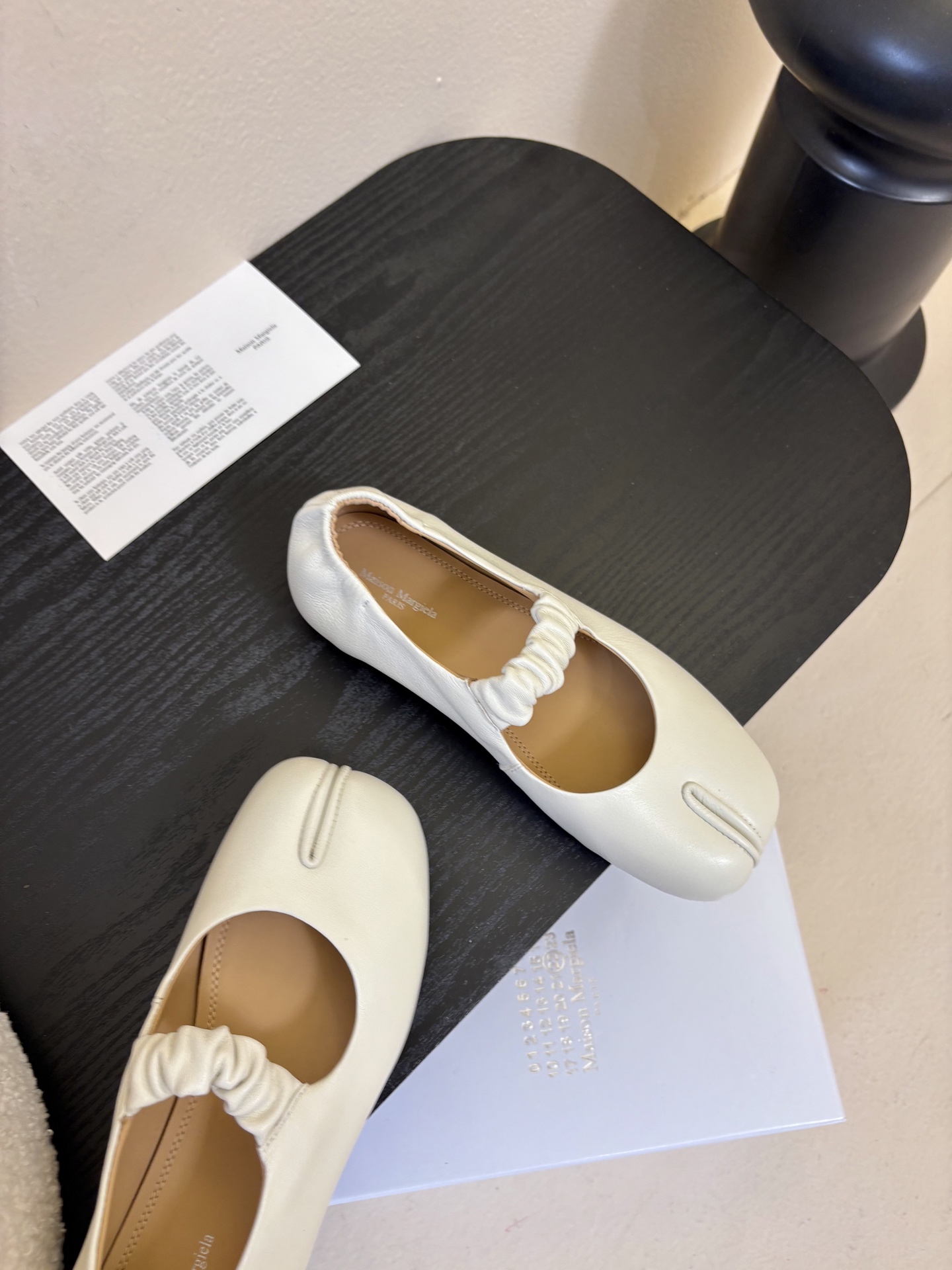 Maison Marginal* MM6苹果头芭蕾舞凉鞋马吉拉设计师太有才了 作为设计元素打造鞋品💯 单